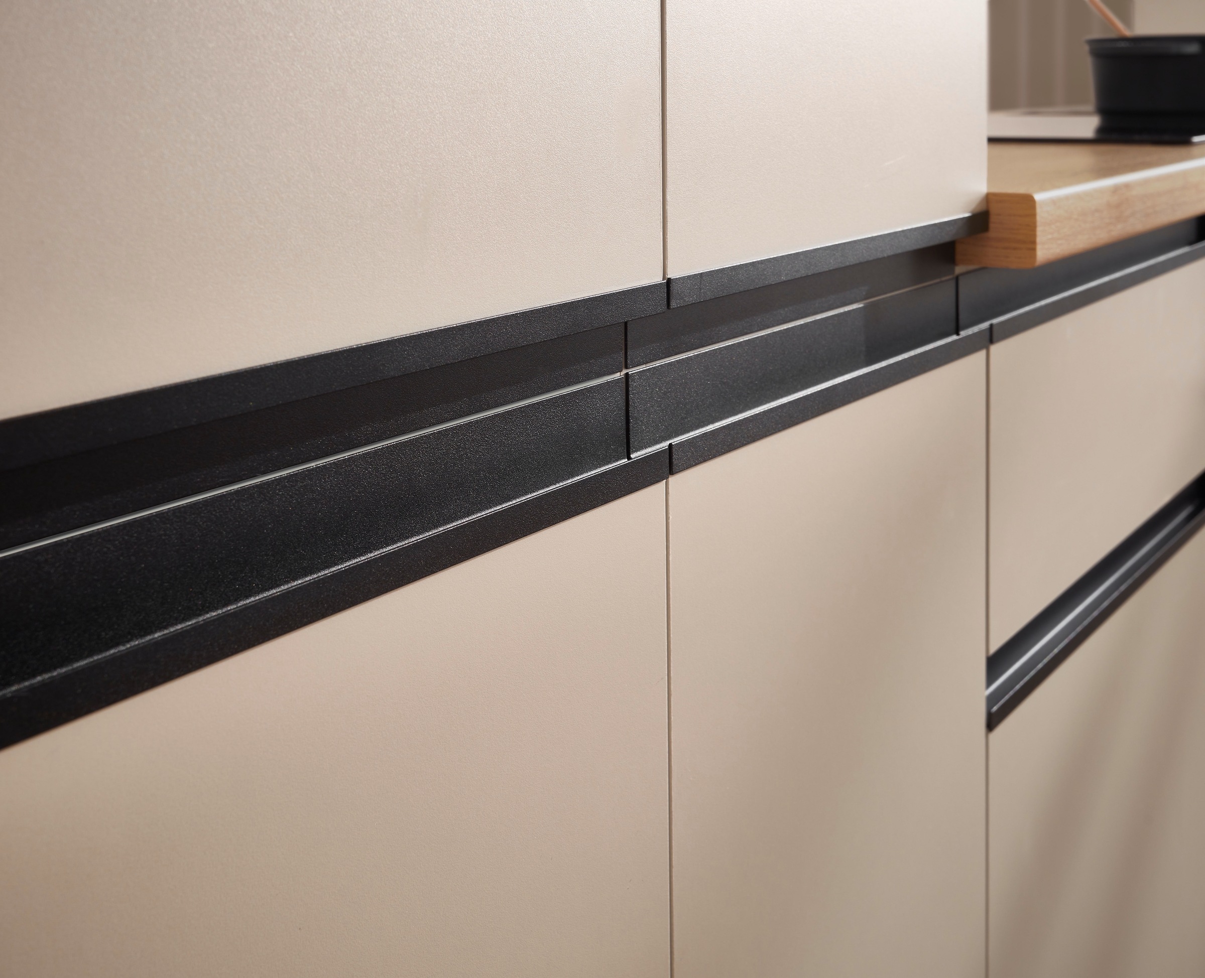 BASIC by Balculina Kühlumbauschrank »Nizza B/H/T 60x211x57« 1 Stk. tlg. Breite 60 cm, Softclose