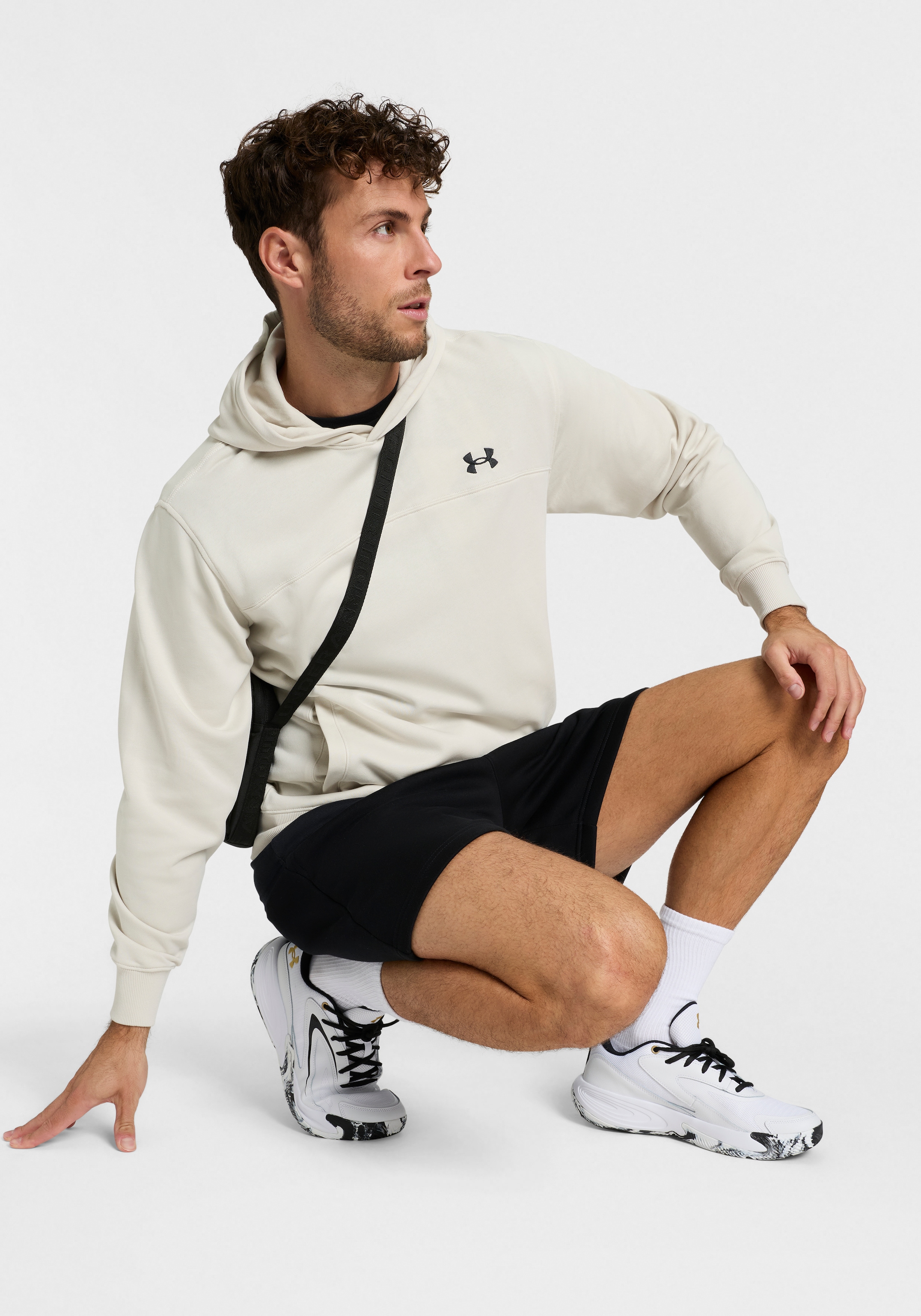 Under Armour® Sweatshorts »UA RIVAL FLC SHORTS«  pour sport et loisirs, coupe décontractée, aussi en grandes tailles