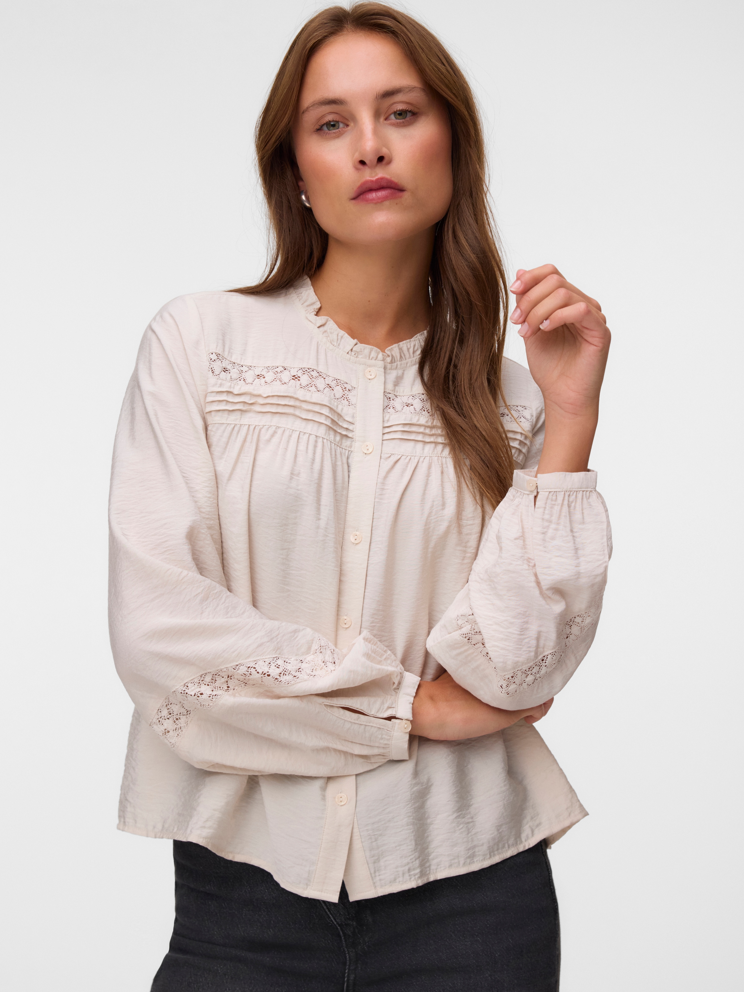 Image of Vero Moda Langarmbluse "VMCASEY LS LACE SHIRT WVN NOOS" Viskosemischung, regular fit