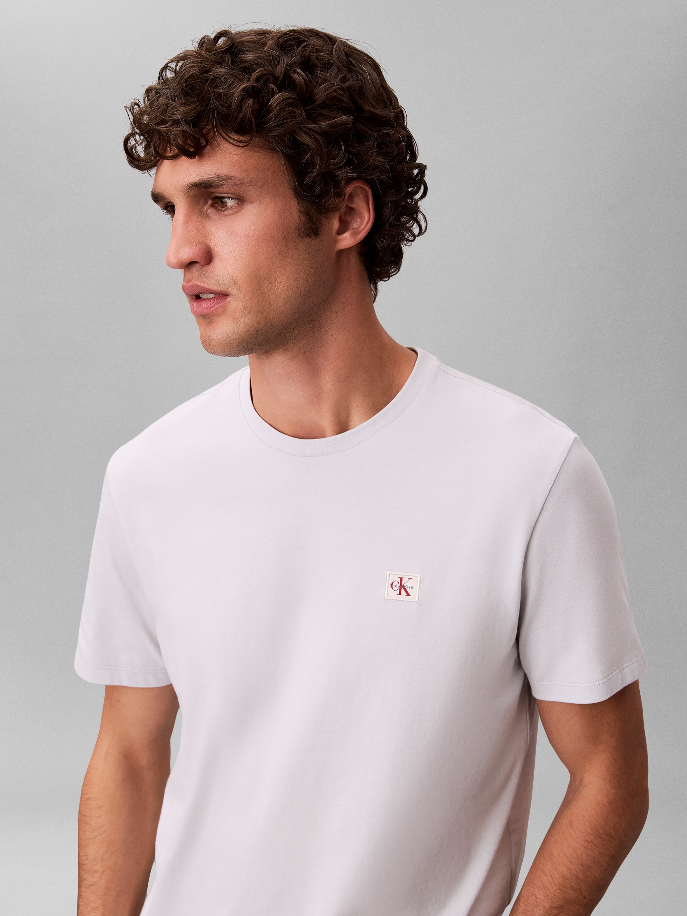 Calvin Klein Jeans T-shirt »SS BADGE TEE 2 PACK« Paquet, 2er-Pack, 2 Mit Rundhalsausschnitt