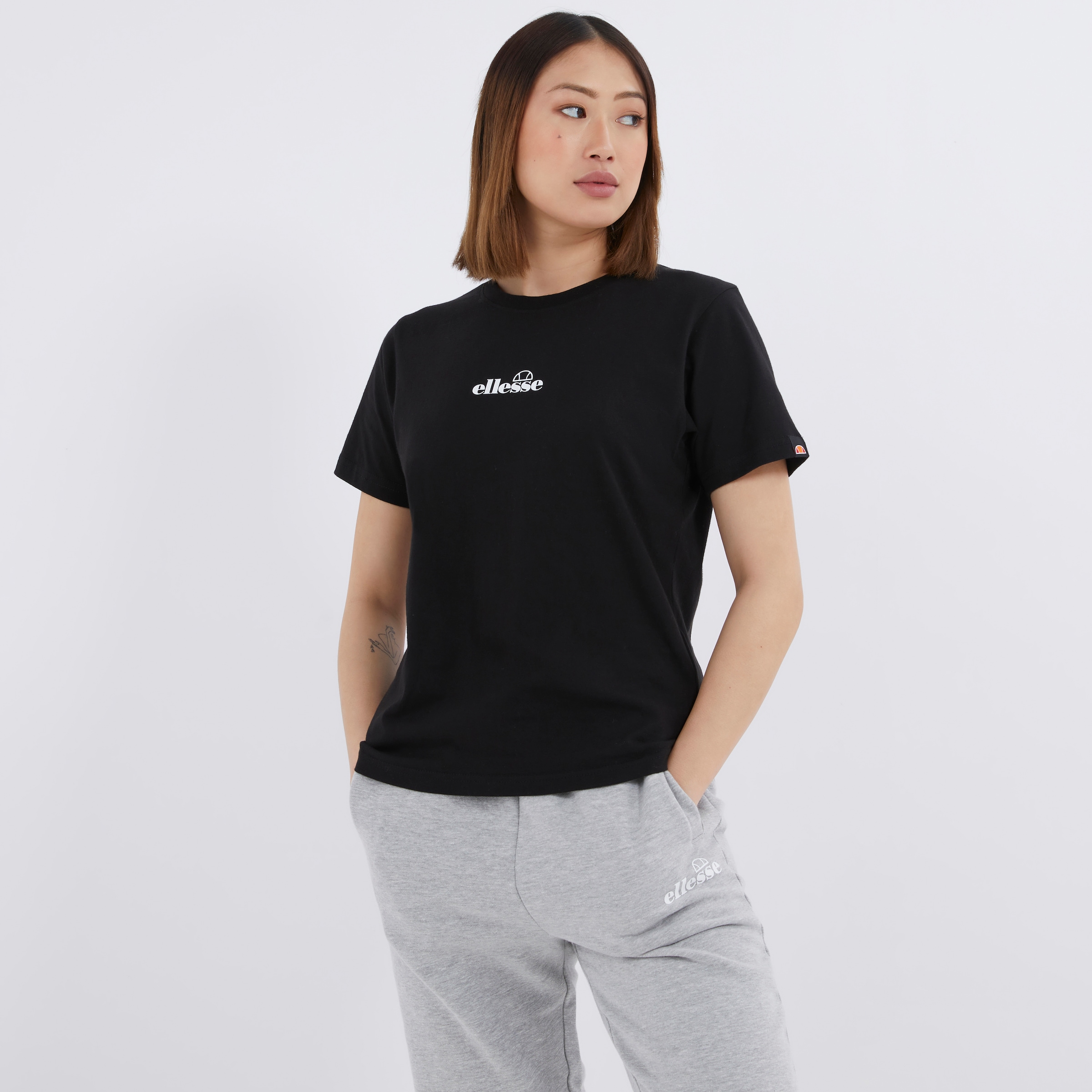 Image of Ellesse T-Shirt "SVETTA T-SHIRT" Kurzarm, mit Rundhalsausschnitt, aus Baumwolle
