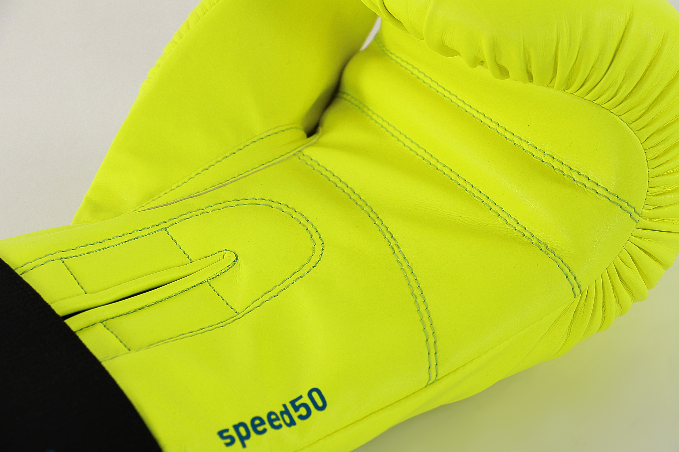 Finde adidas Performance Boxhandschuhe »Speed 50« auf | Boxhandschuhe