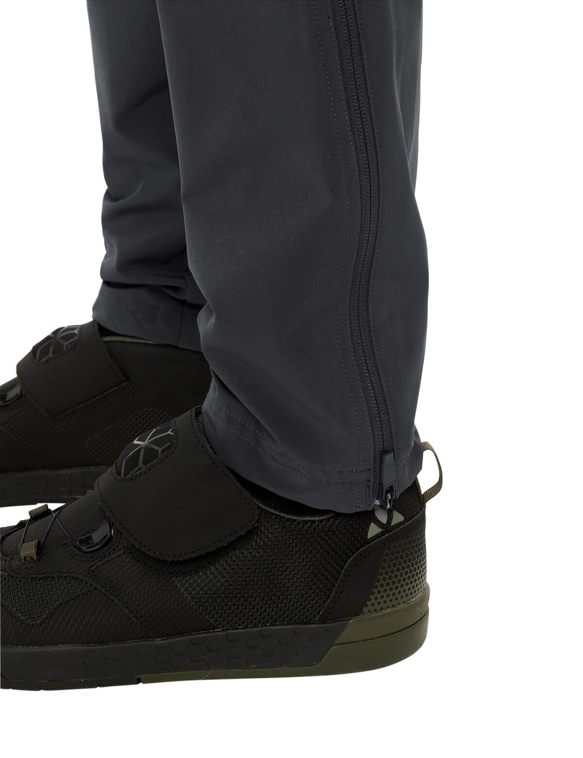 VAUDE Softshellhose »MEN'S QIMSA LIGHT SOFTSHELL PANTS II«  windabweisendes Material, wasserdichter Einsatz am Gesäss