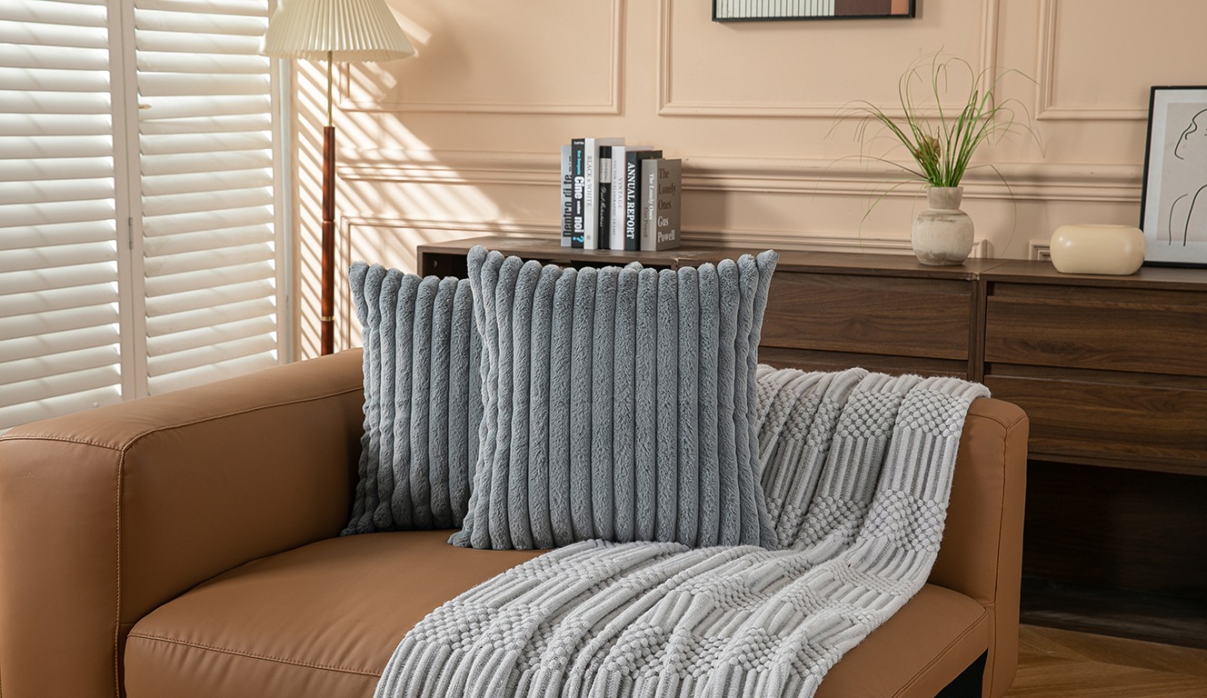 Image of GOODproduct Dekokissen "Milara Premium 2er-Set, flauschig, Kissenhülle ohne Füllung" flauschige Kissenhülle, unifarben, sehr weich, hochwertig 350g/m²