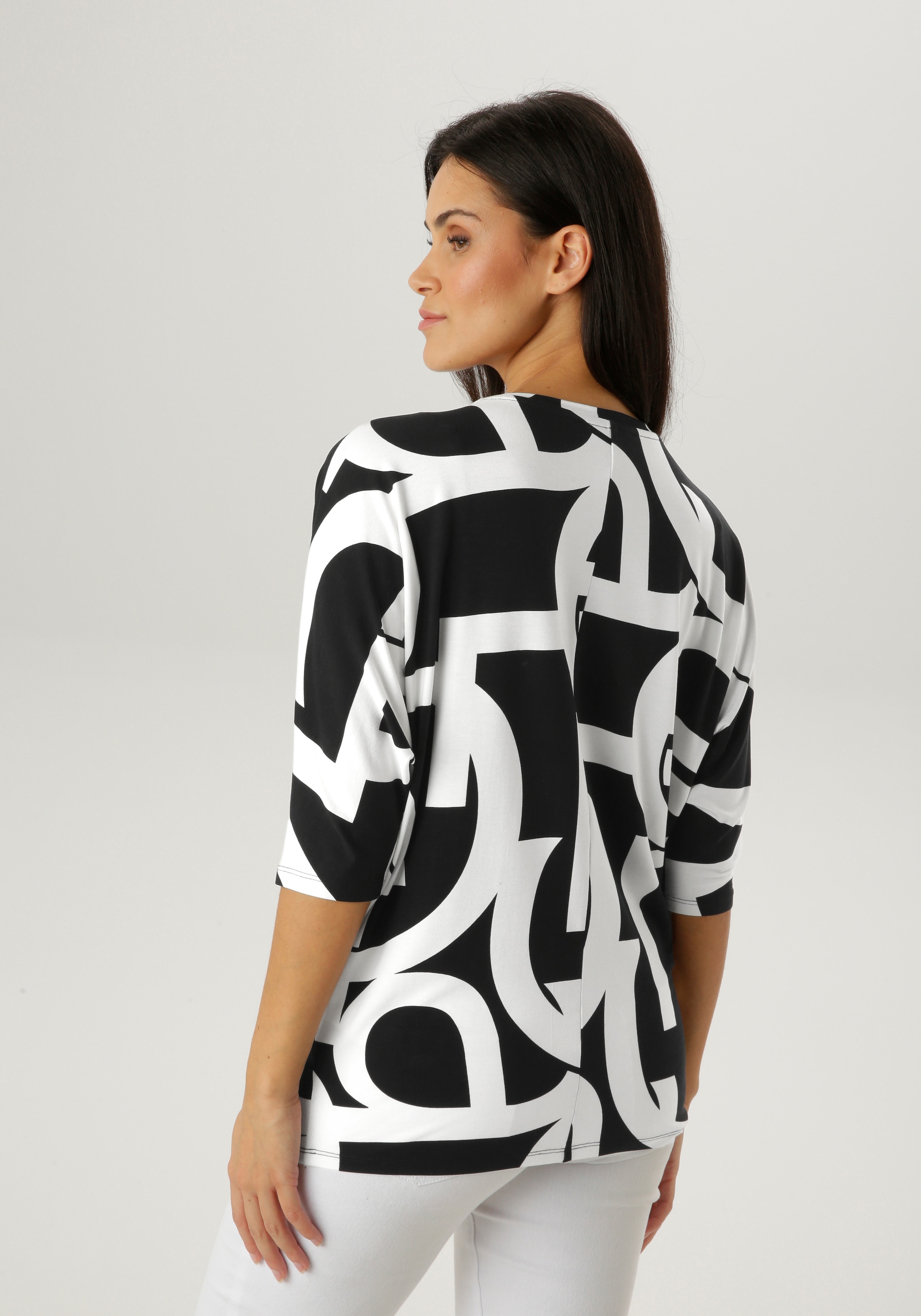 Aniston SELECTED 3/4-Arm-Shirt mit Grafikdruck und grossflächigem Buchstabenmuster - NEUE KOLLEKTION