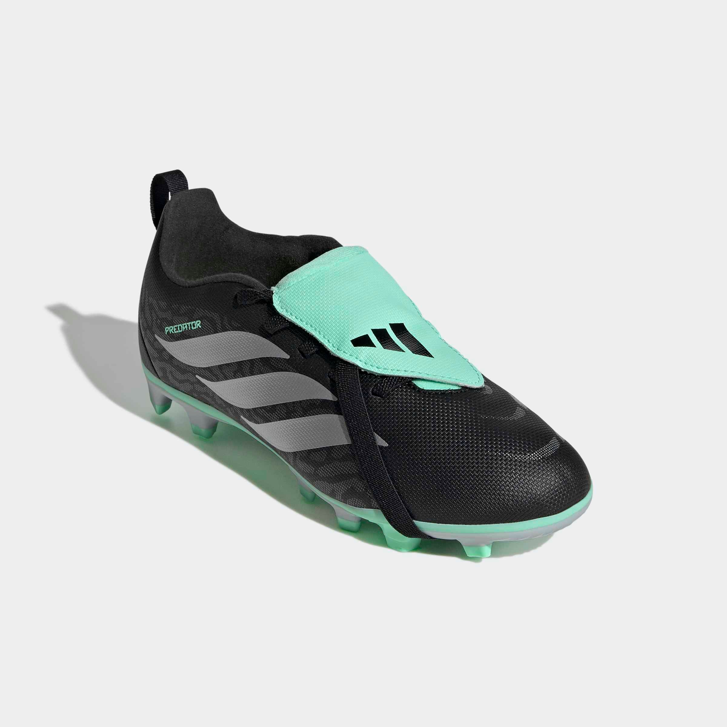 Image of adidas Performance Fussballschuh "PREDATOR CLUB KIDS, FESTE BÖDEN/GEMISCHTE BÖDEN, UMSCHLAGBARE ZUNGE" für viele verschiedene Böden geeignet