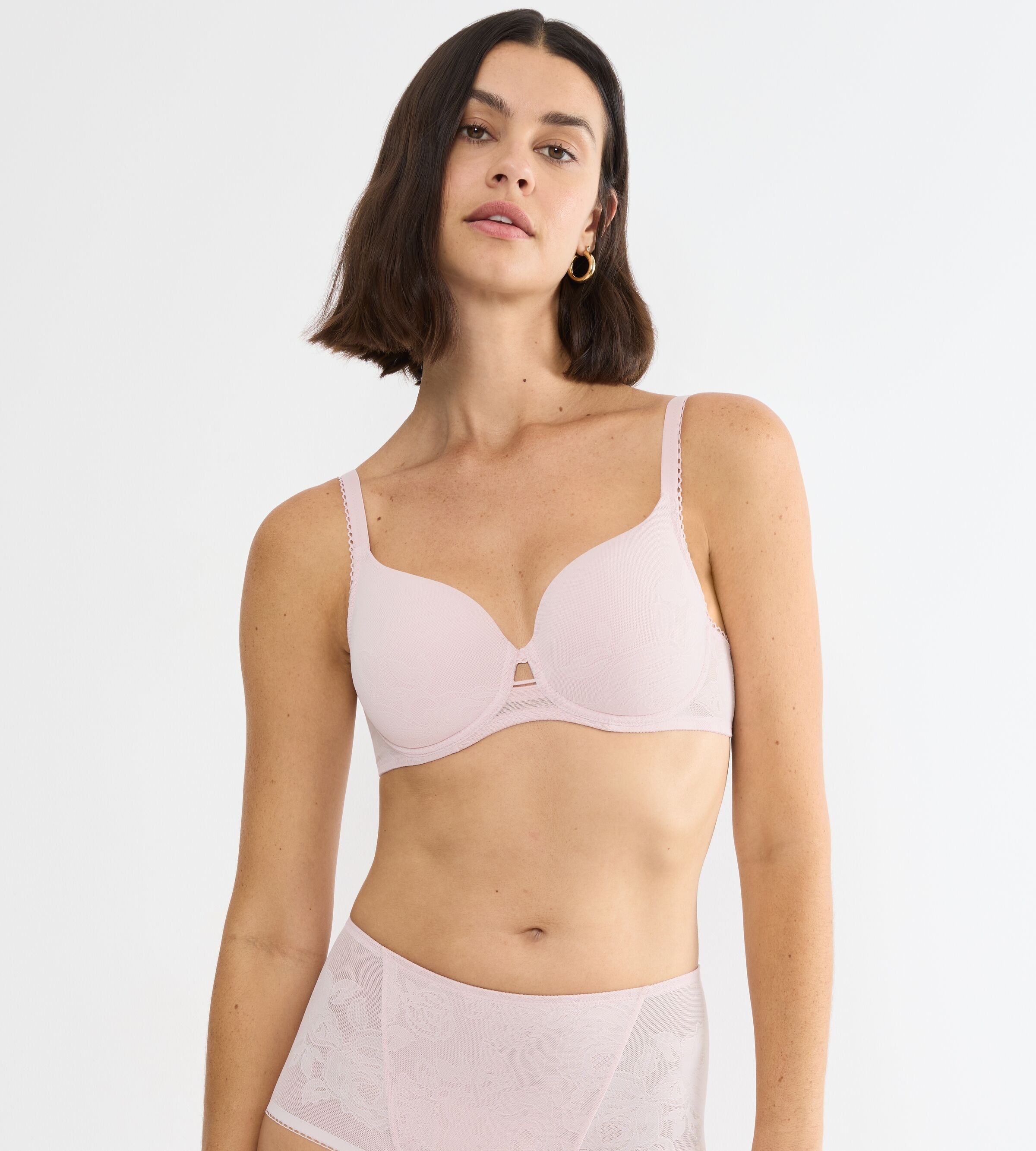 Triumph Soutien-gorge à armatures »Wild Rose Sensation« formende Spitze, mittlerer Shape-Effekt