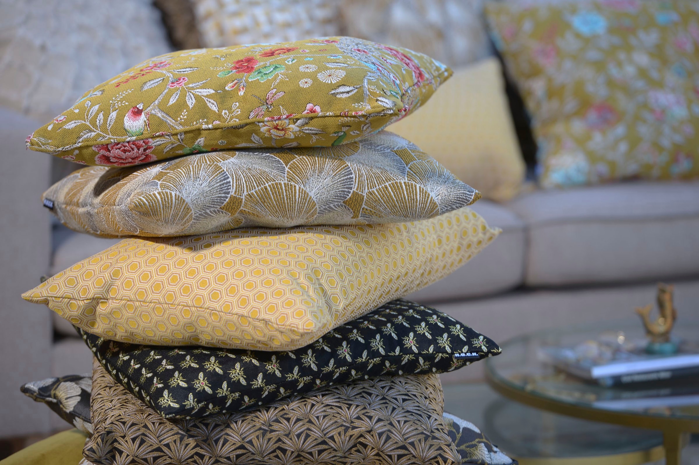 H.O.C.K. Dekokissen »Bienchen Maja« mit Bienen-Motiv, Kissenhülle mit Füllung, 1 Stück