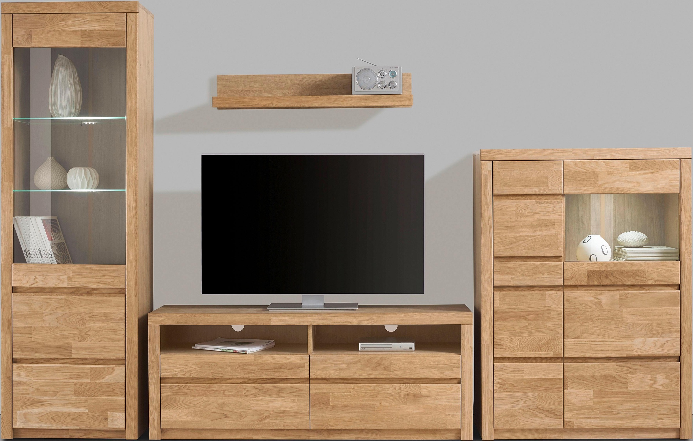 Image of GOODproduct Wohnwand "Silkeborg: 4-teilig, Breite: 290cm, Griffmulden, Fronten Massivholz" Set, Set besteht aus 1 Vitrine, 1 Lowboard, 1 Wandregal und 1 Highboard, 4 Stk. tlg.