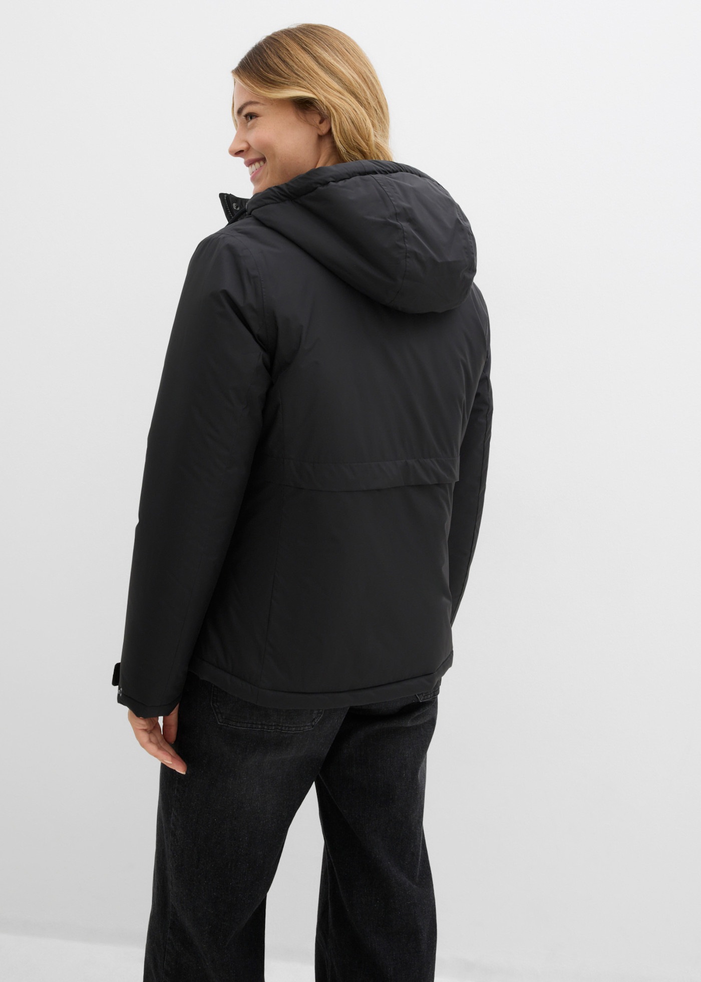 bonprix Funktionsjacke figurumspielende Passform, sportlicher Stil