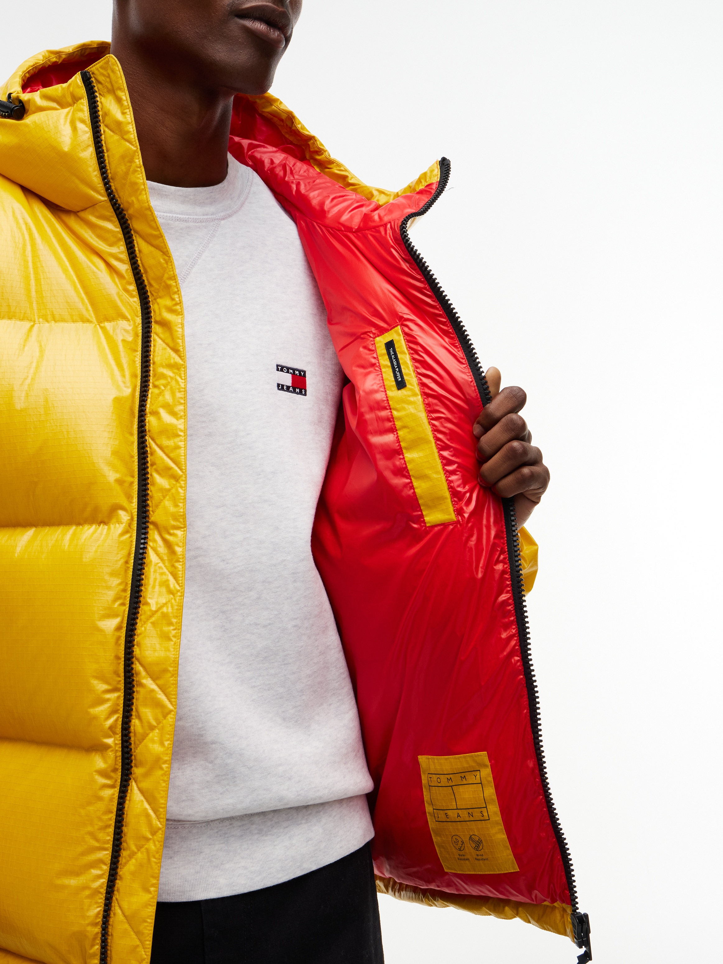 Tommy Jeans Doudoune »TJM ALASKA OUTDOORS DOWN« sans capuche mit Daunenfüllung, leicht glänzende Oberfläche