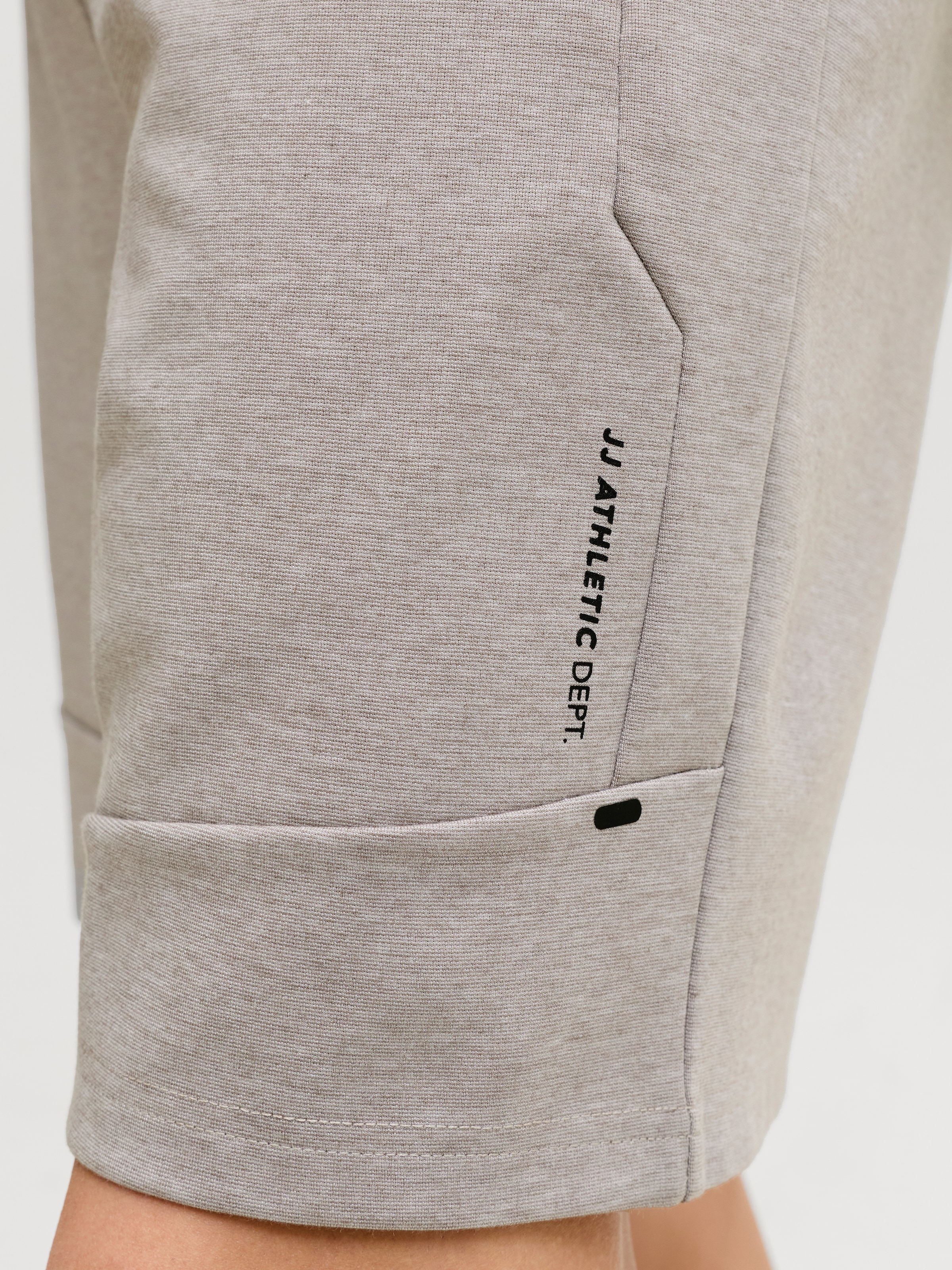 Jack & Jones Sweatshorts »JPSTGORDON BASE SWEAT SHORTS SRT SN«  mélange de matières avec stretch, coupe regular fit