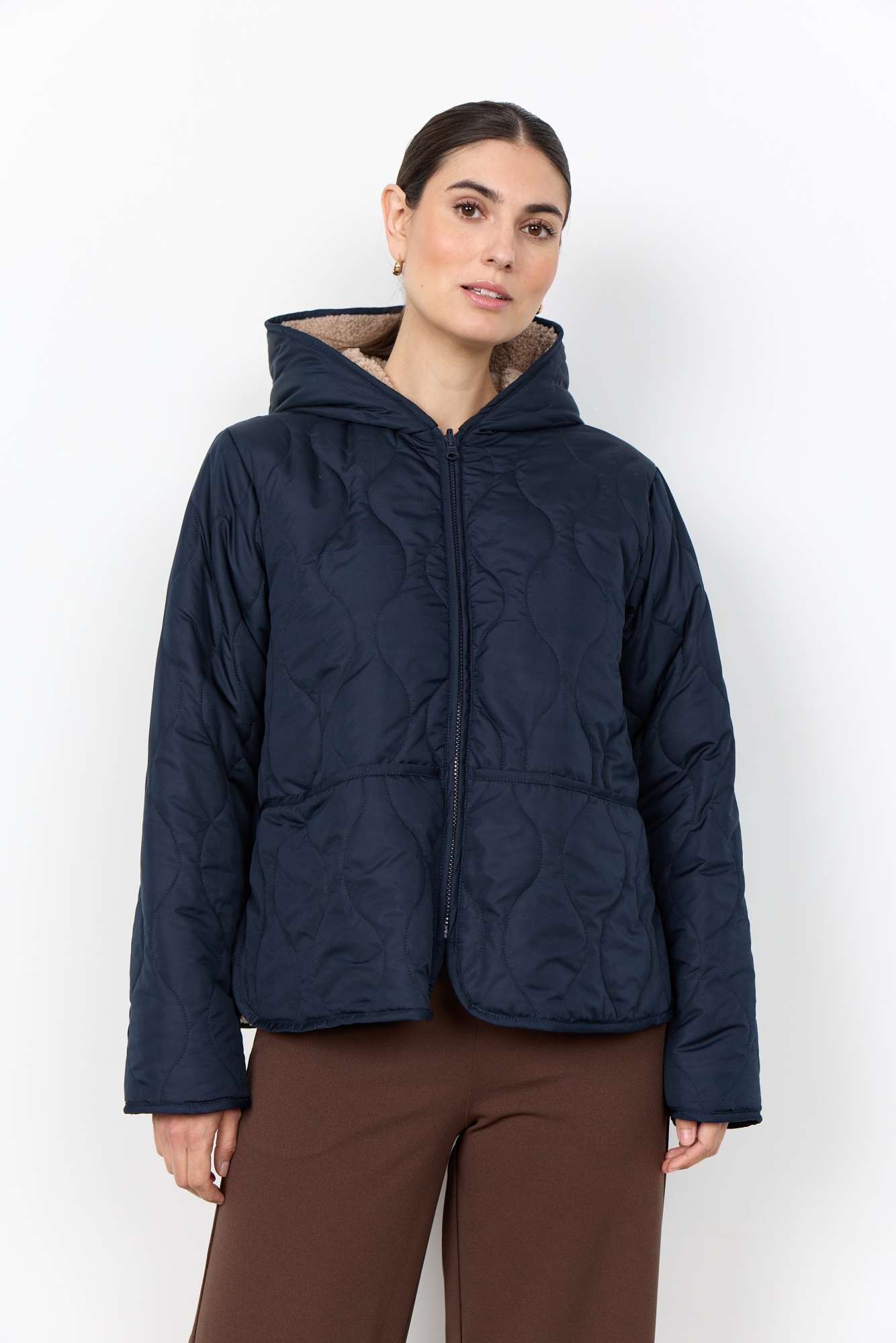 Image of soyaconcept Steppjacke "SC-GELA 2" mit Kapuze Kunstfaser, weiches Plüschfutter