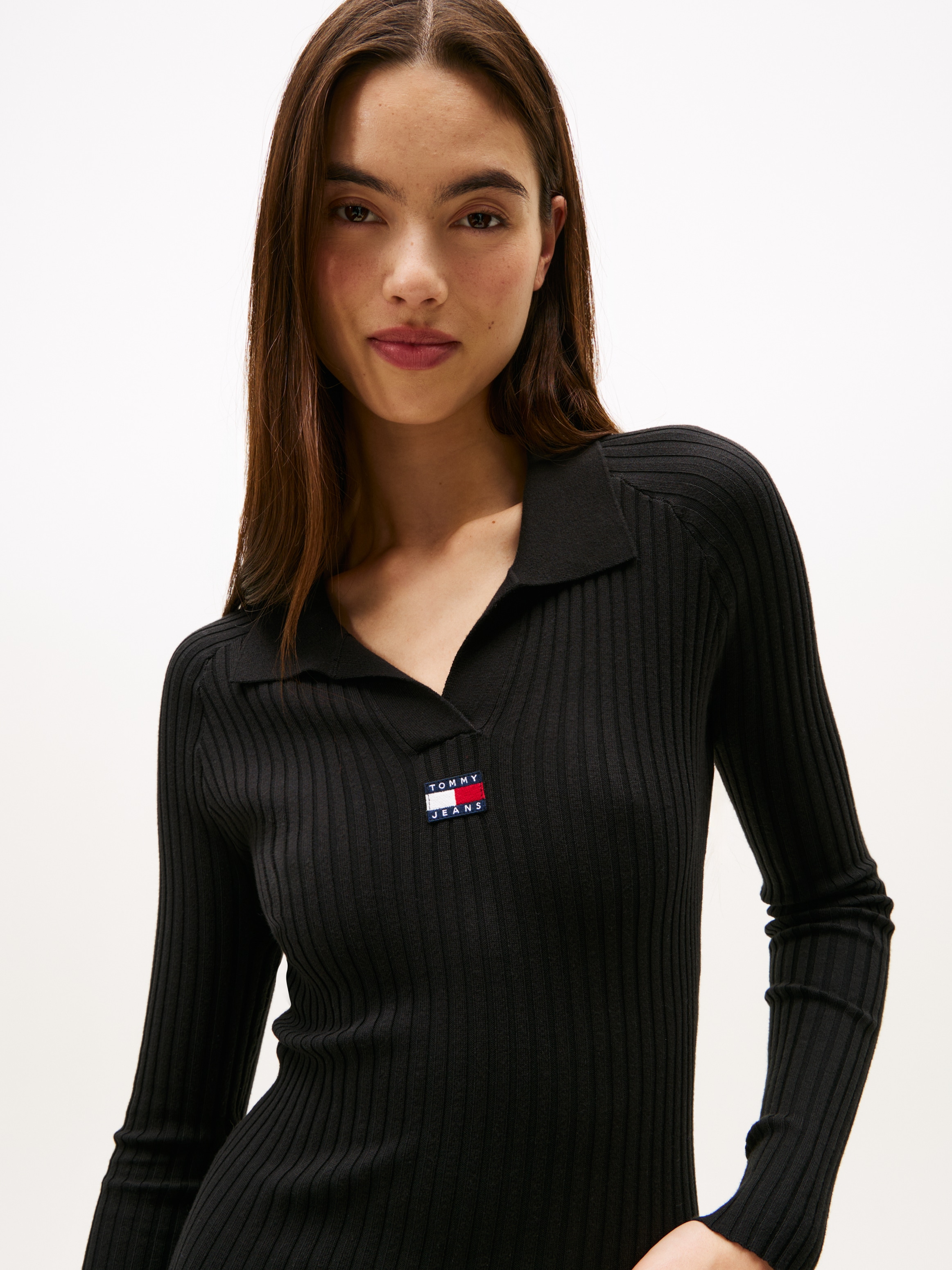 Tommy Jeans Robe en sweat »TJW COLLAR BADGE SWEATER DRESS«