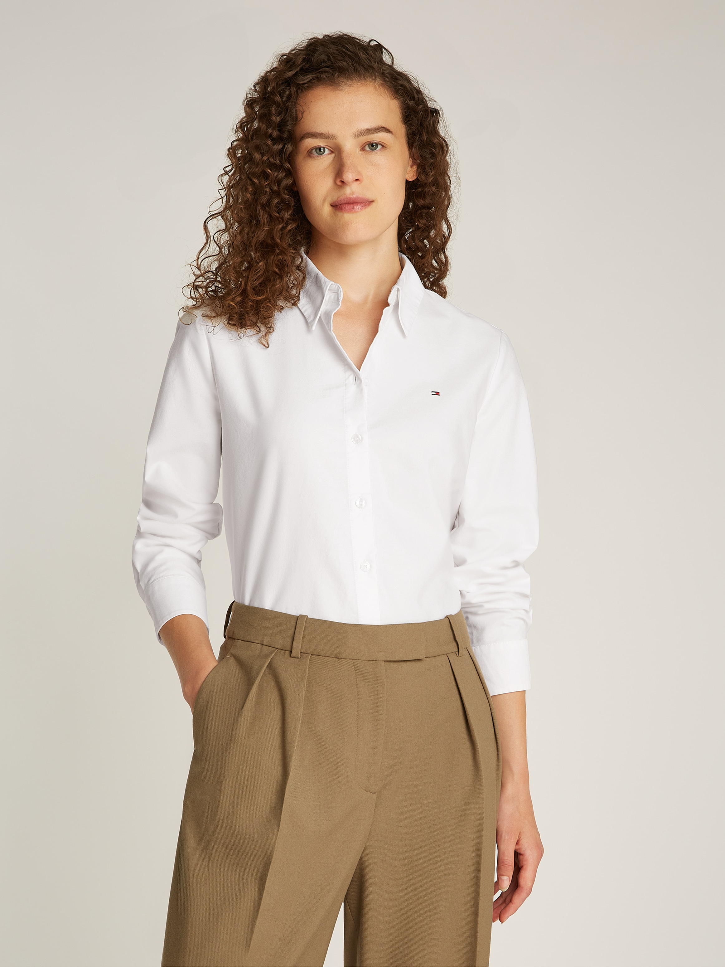 Tommy Hilfiger Hemdbluse »OXFORD RELAXED FIT SHIRT mit Hemdblusenkragen und Stickerei«, gestreift, klassisch, relaxed fit, Baumwolle, Kragen