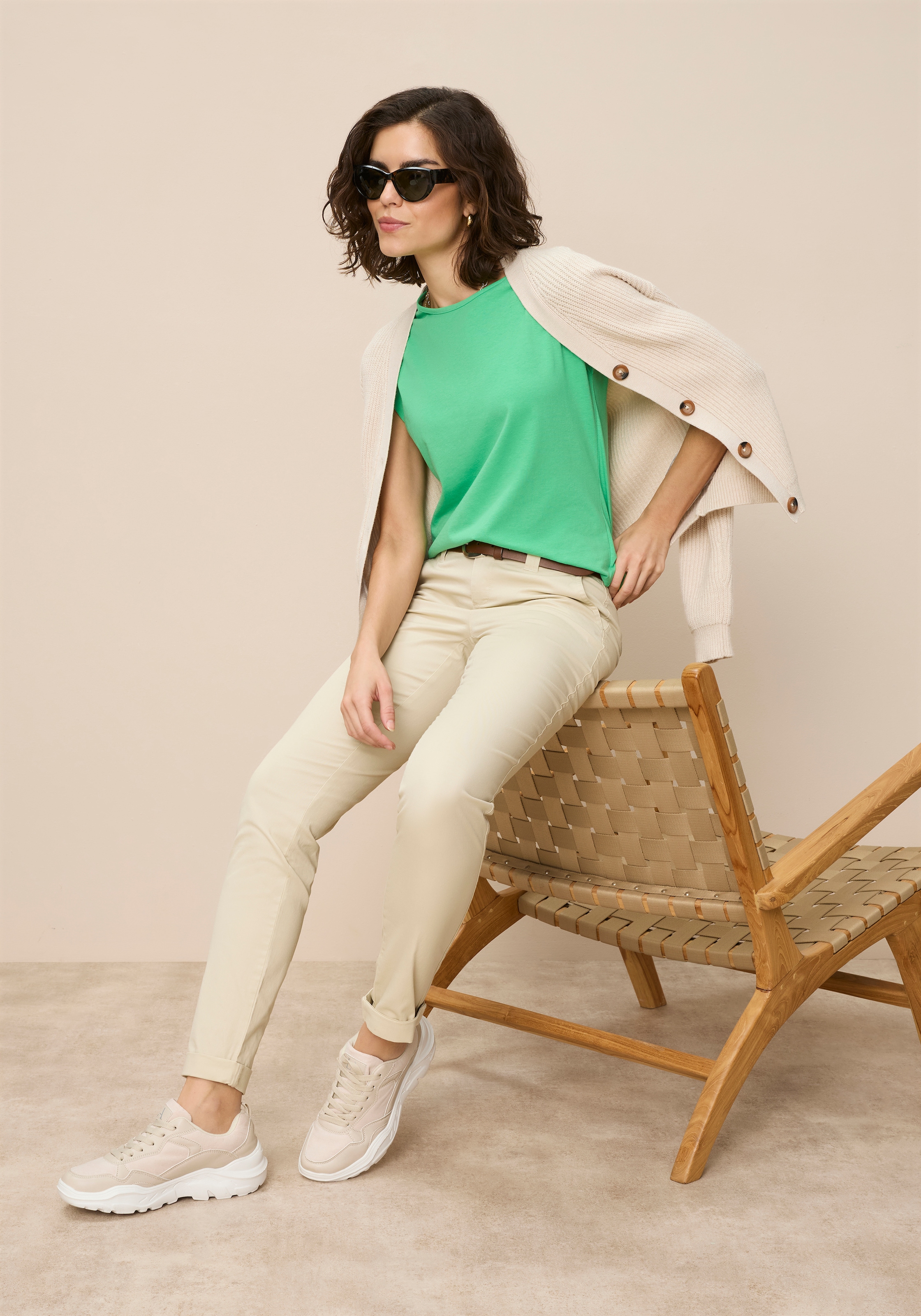 AJC Chinohose  in lässiger Form mit Pattentaschen