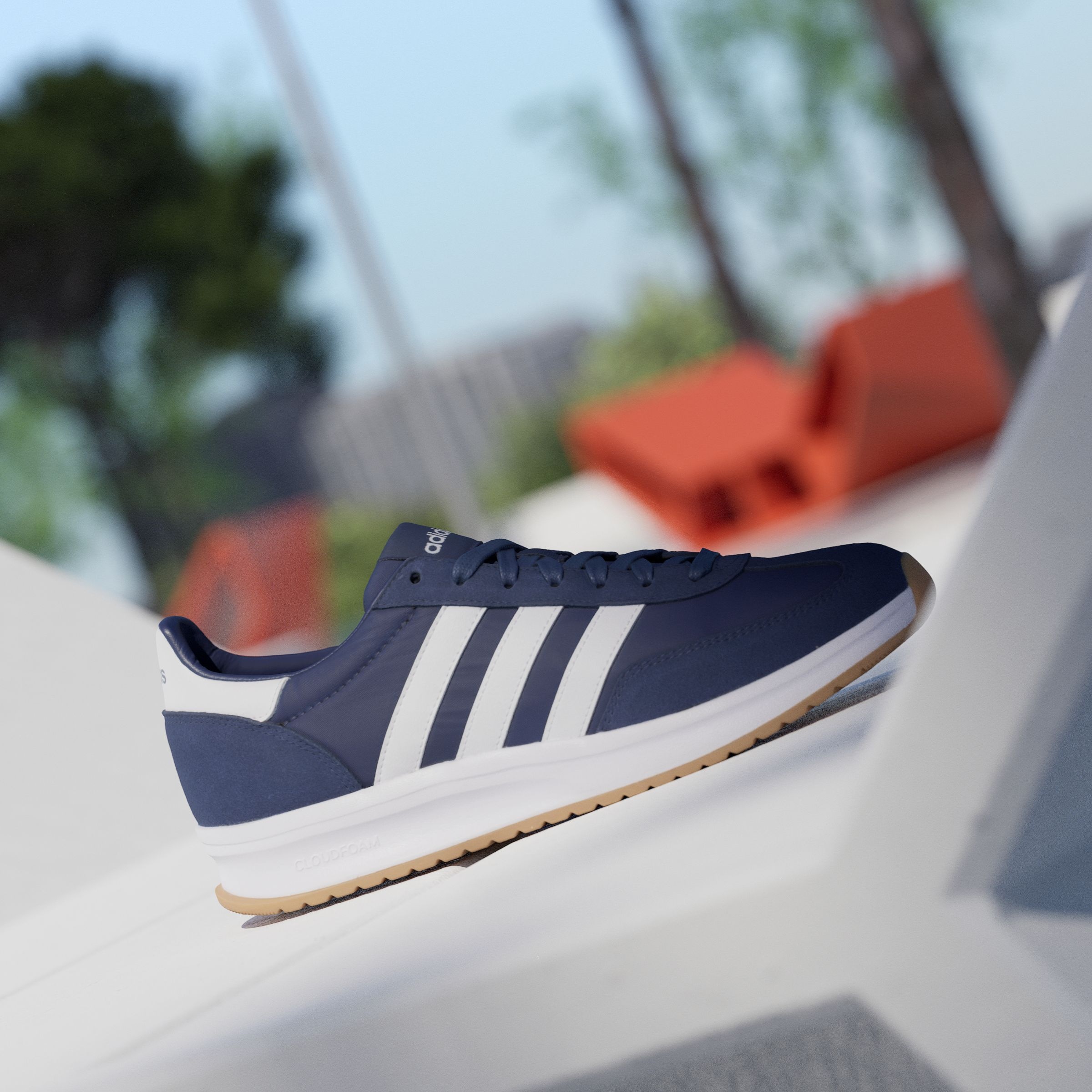 adidas Sportswear Sneaker »RUN 70S 2.0«, inspiriert vom Design des adidas SL72