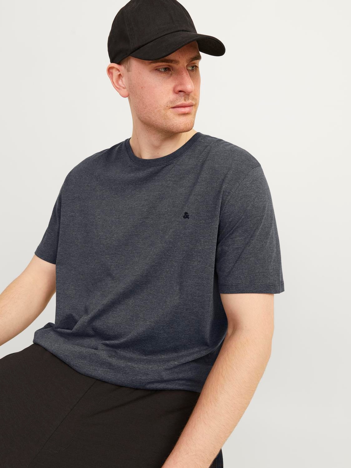 Jack & Jones PlusSize T-Shirt »JJEPAULOS TEE SS CREW NECK NOOS PLS«, mit Logo Stickerei