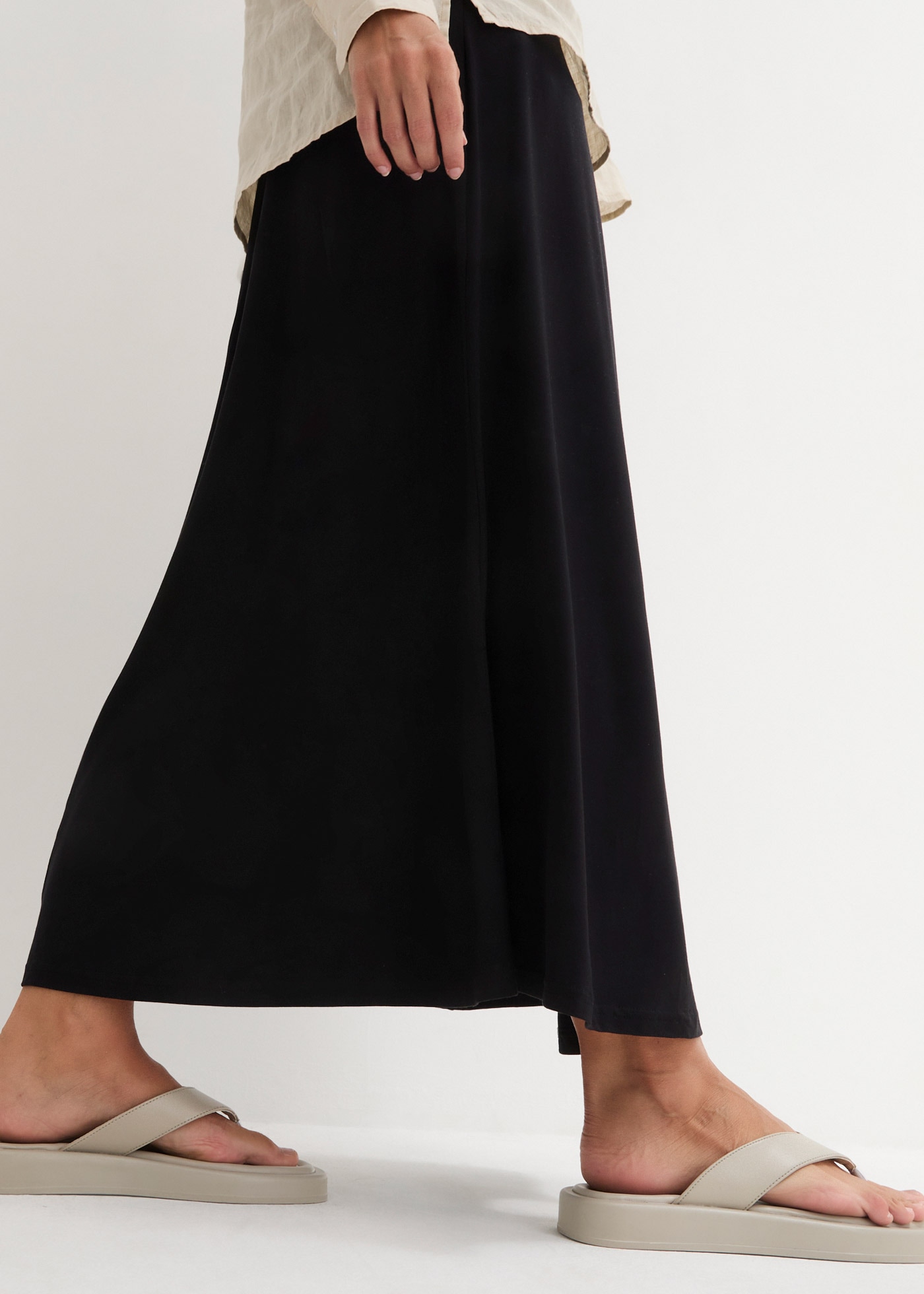 bonprix Jupe en jersey »Jersey Rock aus Viskose-Mix« aus Viskosemischung, lockere Passform, unifarbene Optik