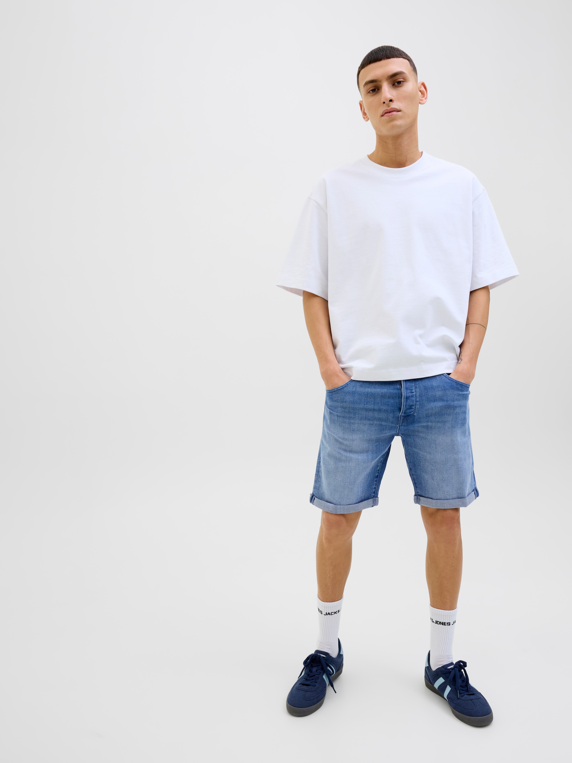 Jack & Jones Shorts »JJIRICK JJFOX SHORTS CB 310 SN«, im Four-Pocket Style