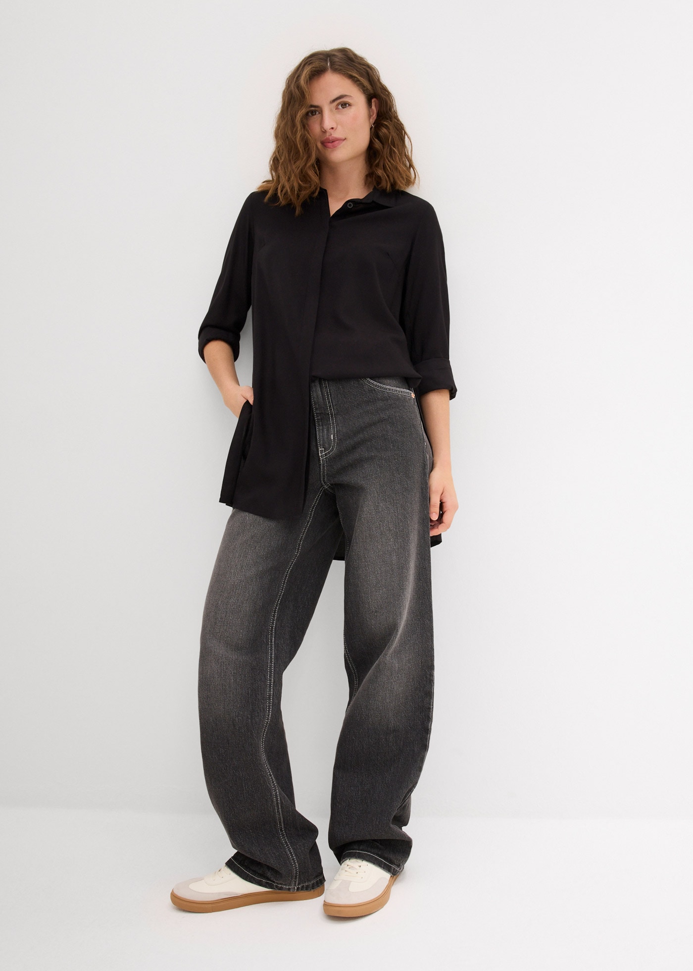 bonprix Chemisier long »Longbluse mit Schlitz aus fliessender Viskose« gerade Passform, mit Schlitz-Detail, aus fliessender Viskose