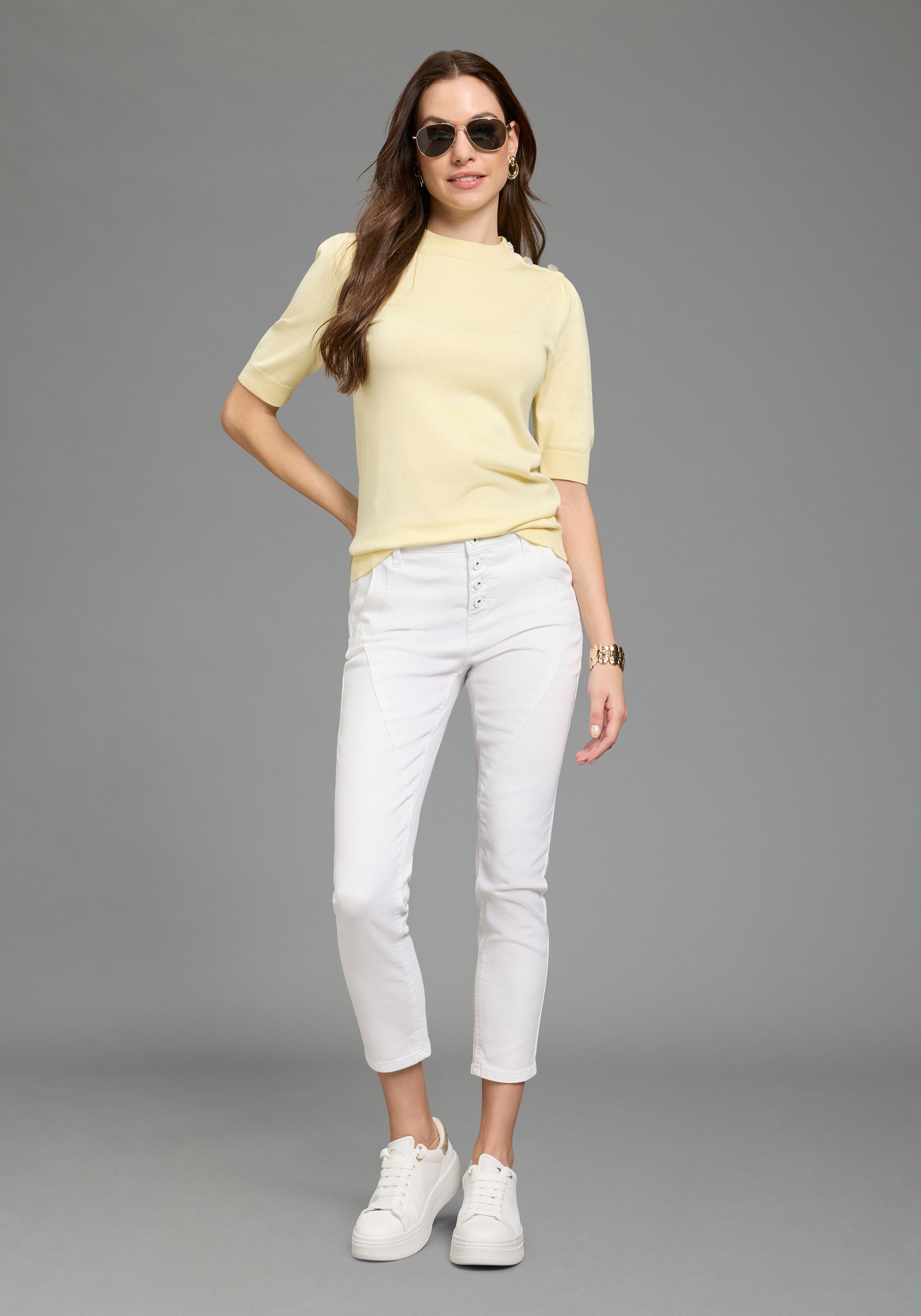 Bruno Banani Pull à manches courtes aus Feinstrick-Material, mit Stehkragen, figurbetonte Passform