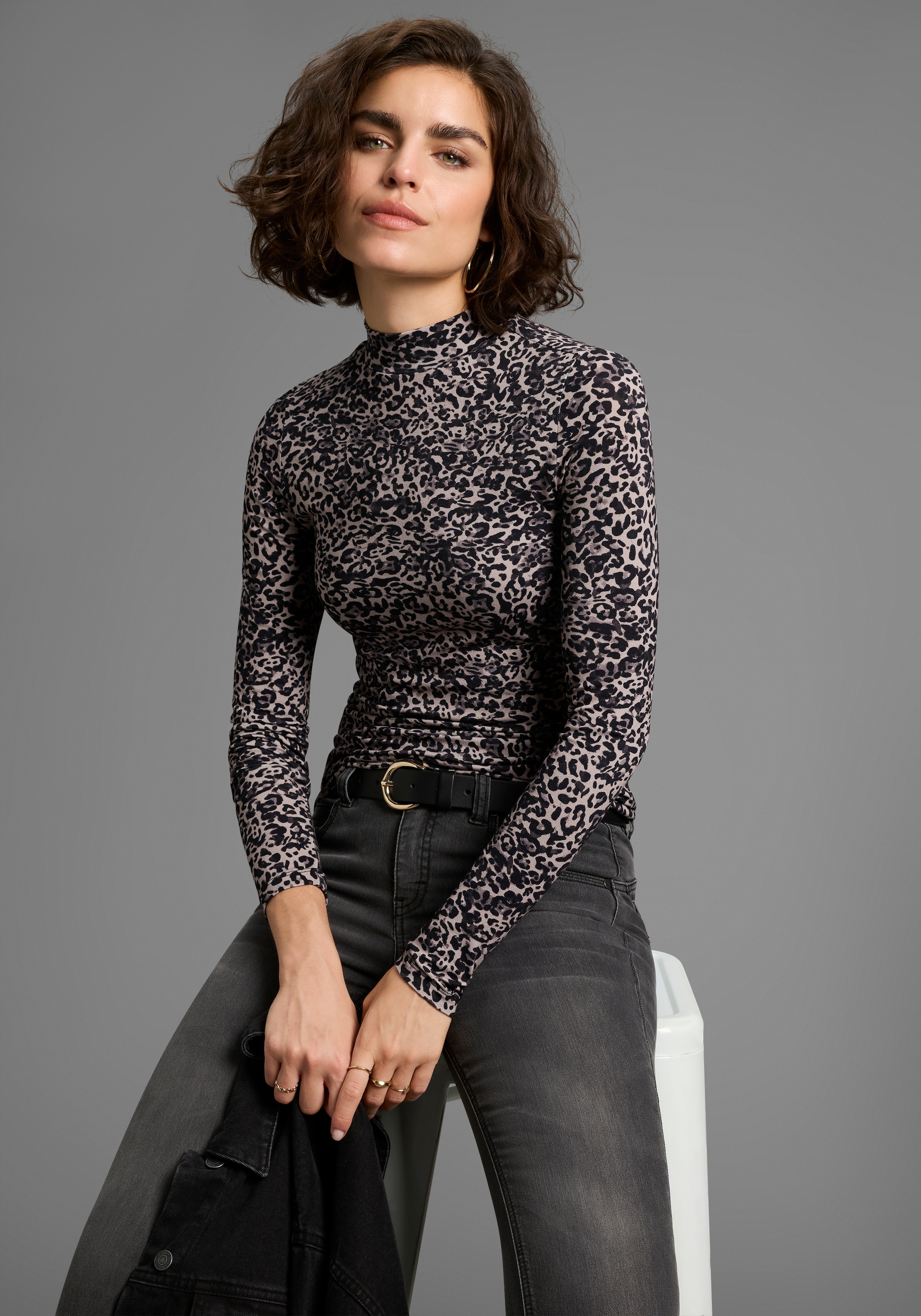 Image of Laura Scott Longsleeve in modischem Leoparden-Print