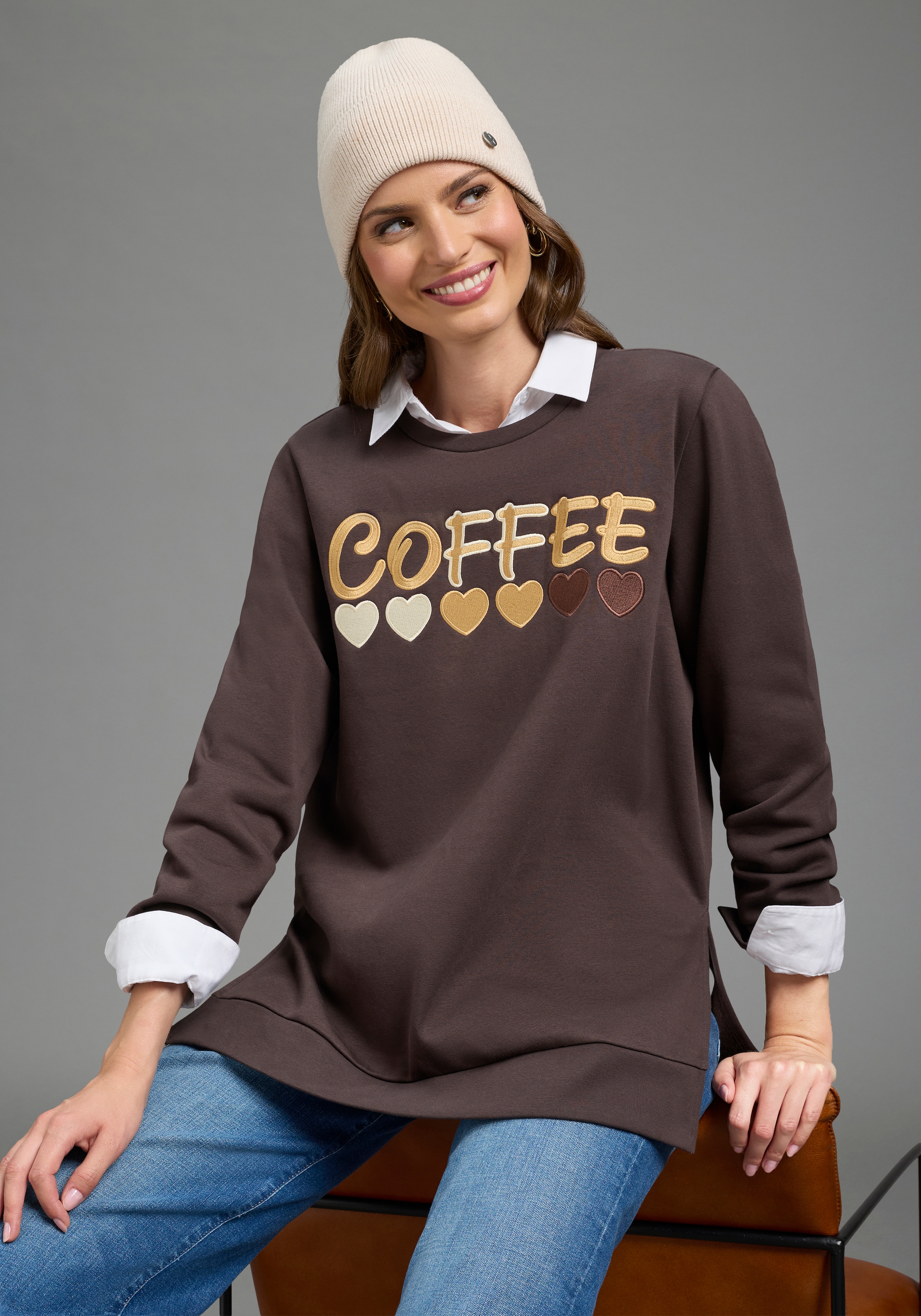 Laura Scott Longsweatshirt, mit Seitenschlitzen und hochwertiger Stickerei