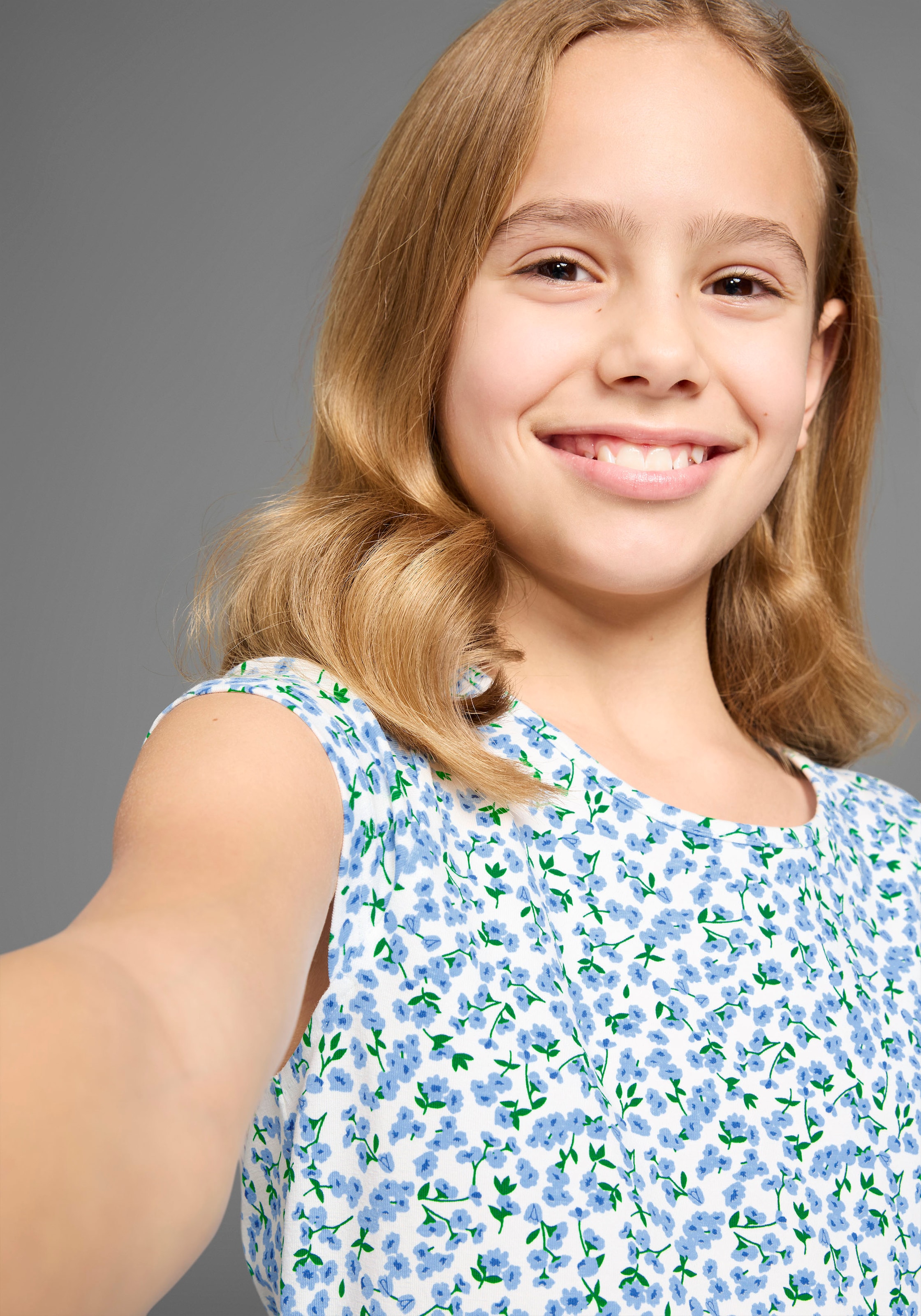 DELMAO Jerseykleid »Skaterkleid in Allover-Design«, weich fallendes Jersey-Kleid