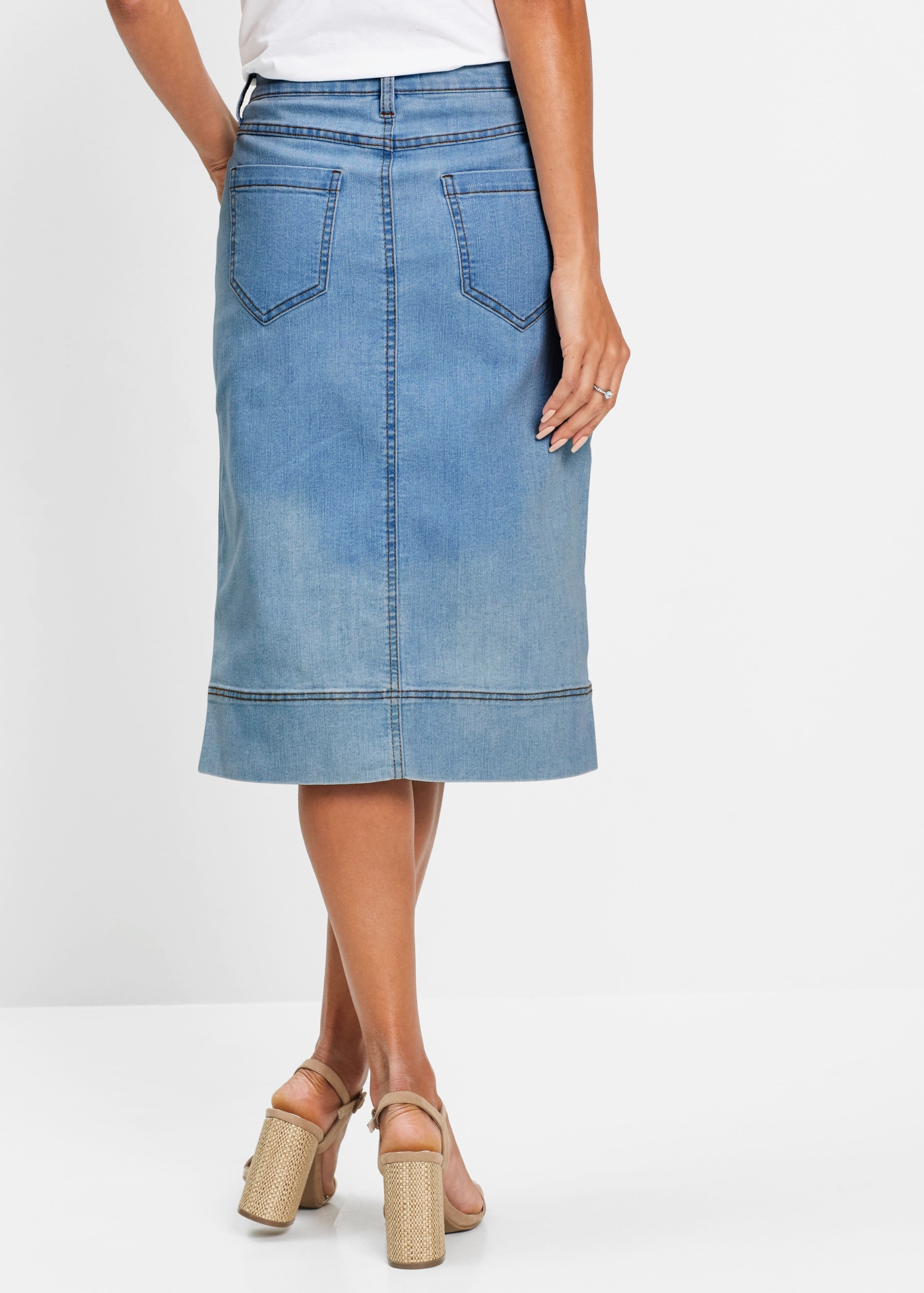 bonprix Jupe en jean coupe ajustée, avec patte de boutonnage