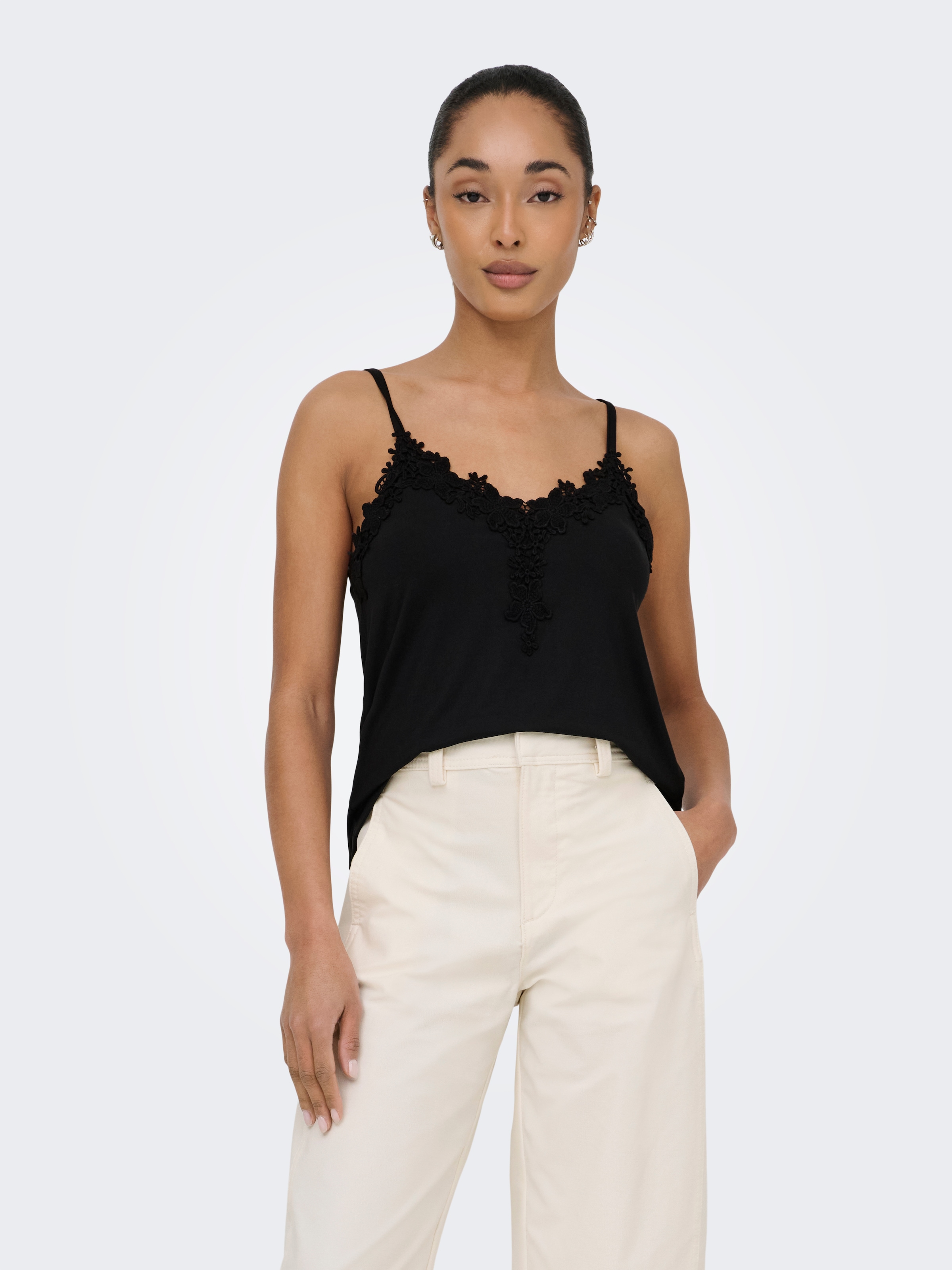 Image of ONLY Spitzentop "ONLBETINA S/L V-NECK LACE TOP CS JRS" Kunstfaser, regular fit
