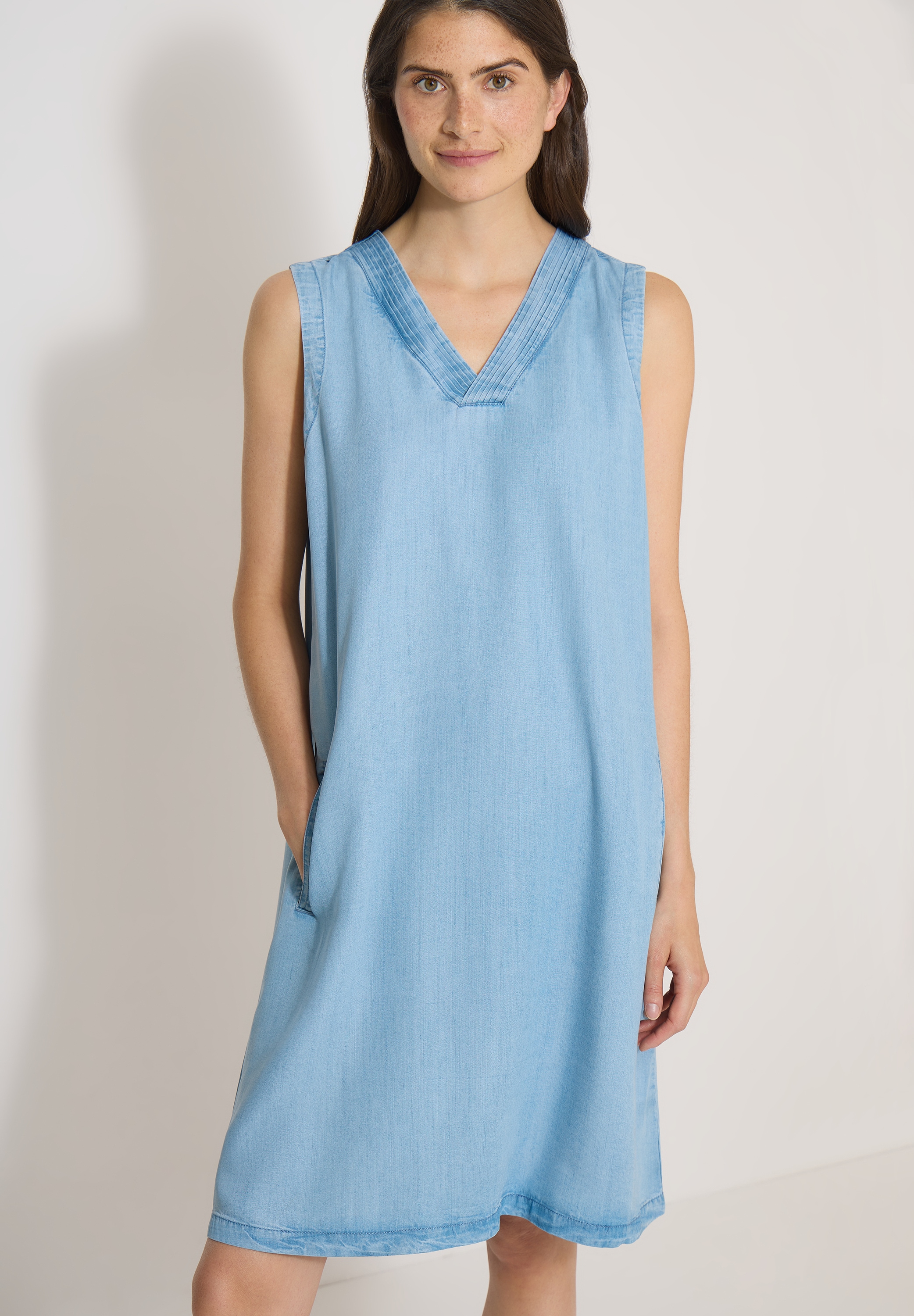 Image of Cecil Sommerkleid Eingrifftaschen mit V-Ausschnitt, knielang, hochwertige Lyocell-Qualität