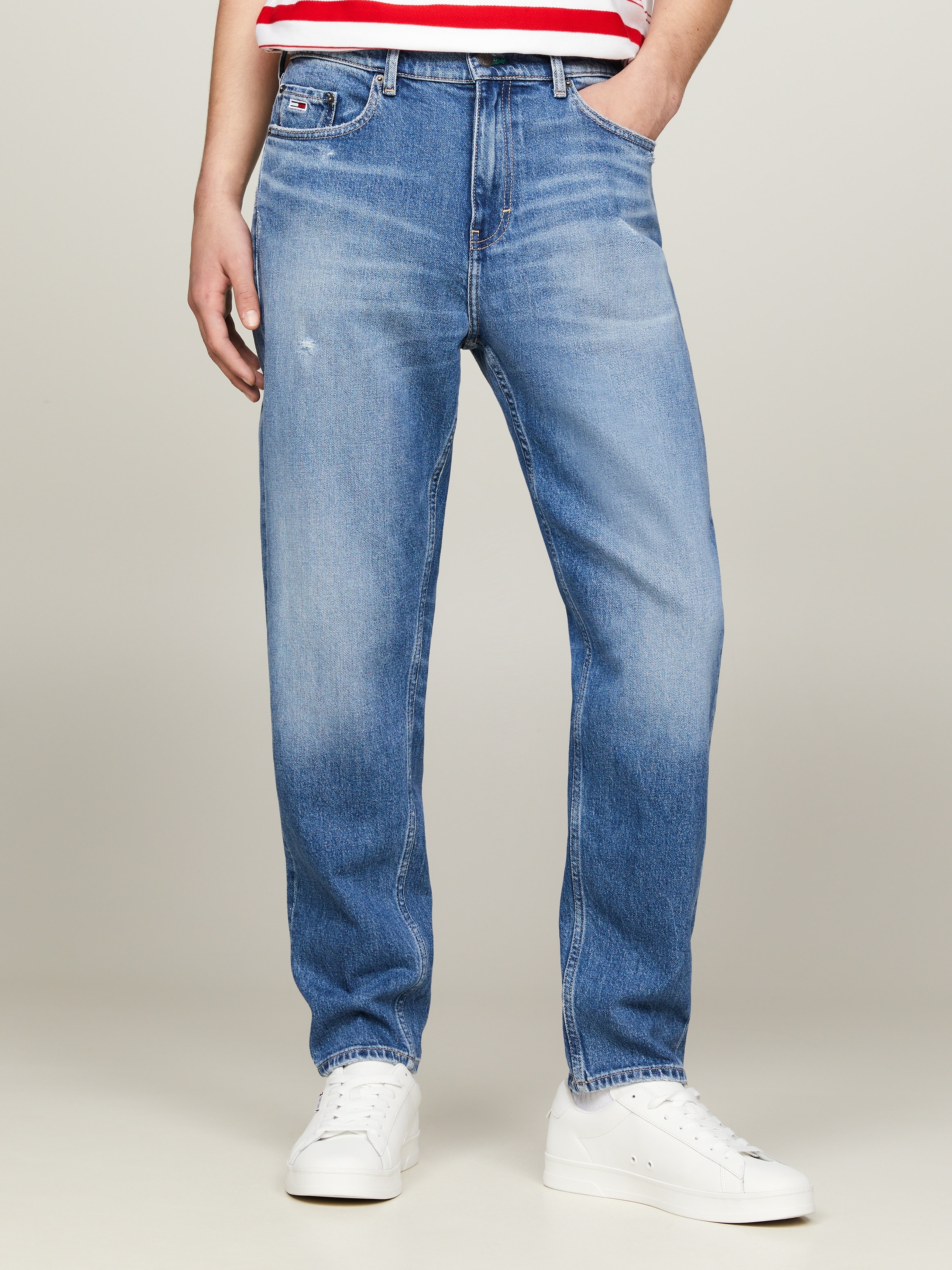 Tommy Jeans Tapered-fit-Jeans »Isaac Relaxed Tapered«, im 5-Pocket-Style