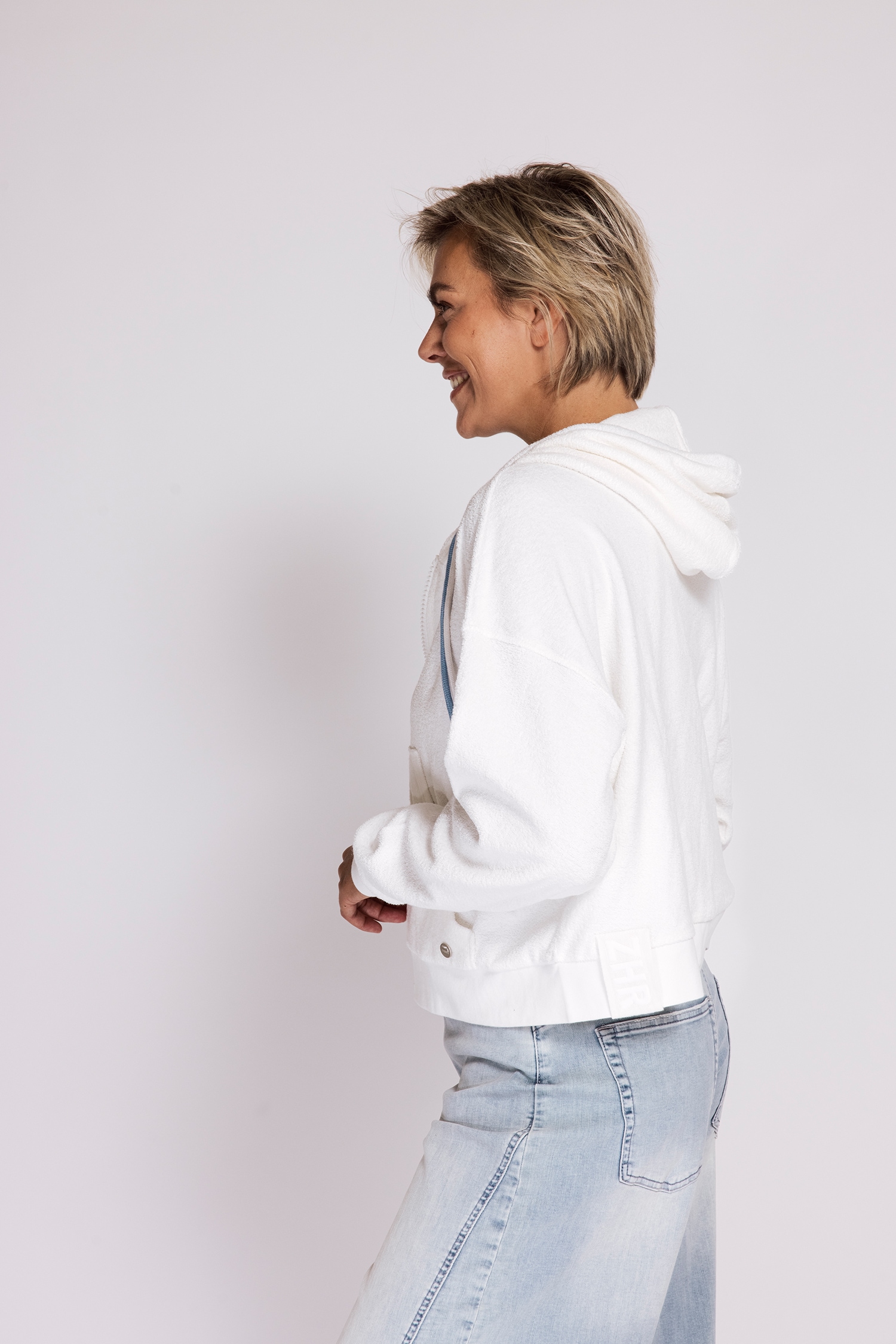 Image of Zhrill Sweatblazer "RATANA" lässiger Look, hüftlange Schnittform, mit Kängurutasche