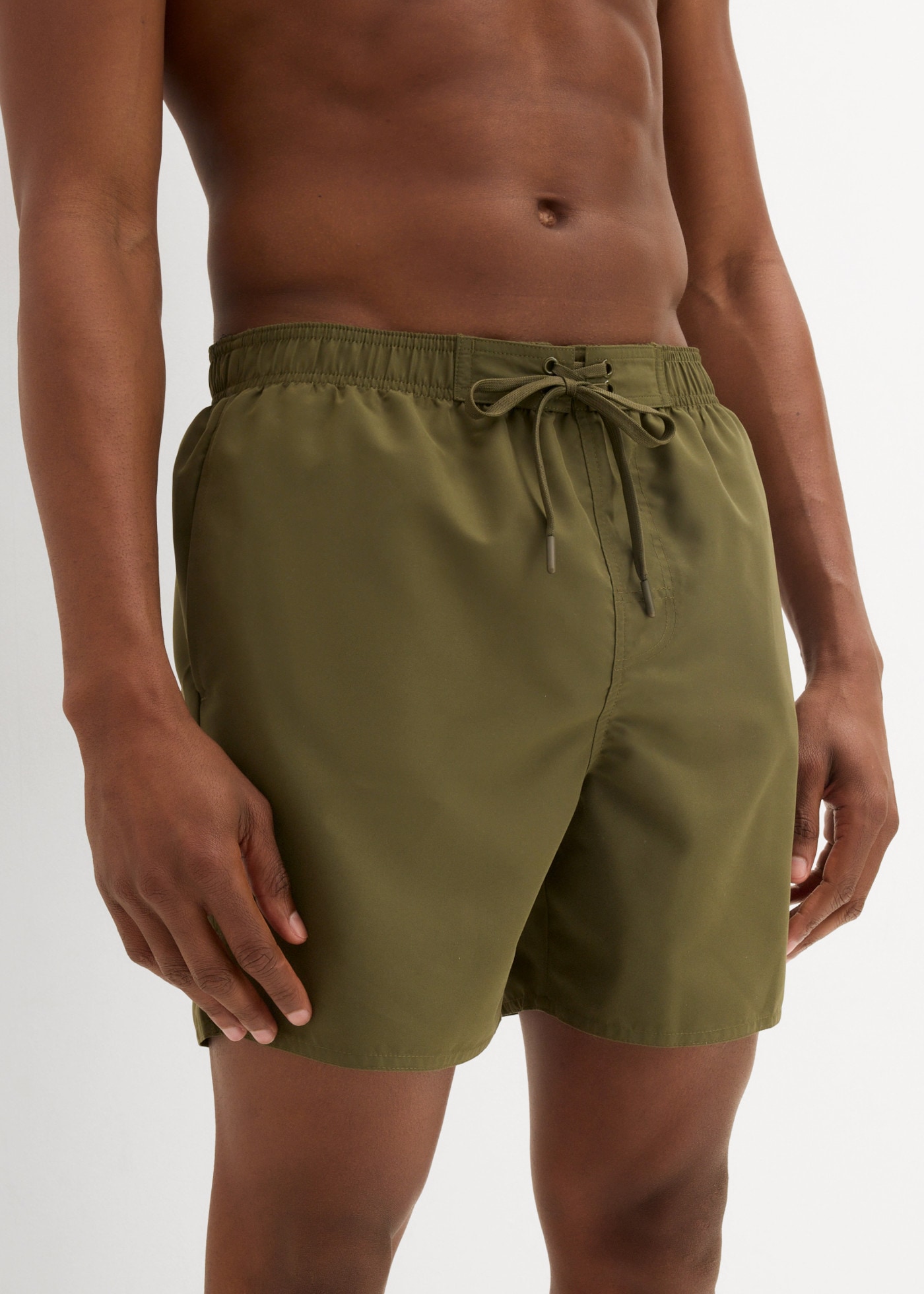 bonprix Short de bain »Badeshorts« avec doublure en filet, coupe confortable, uni, en polyester