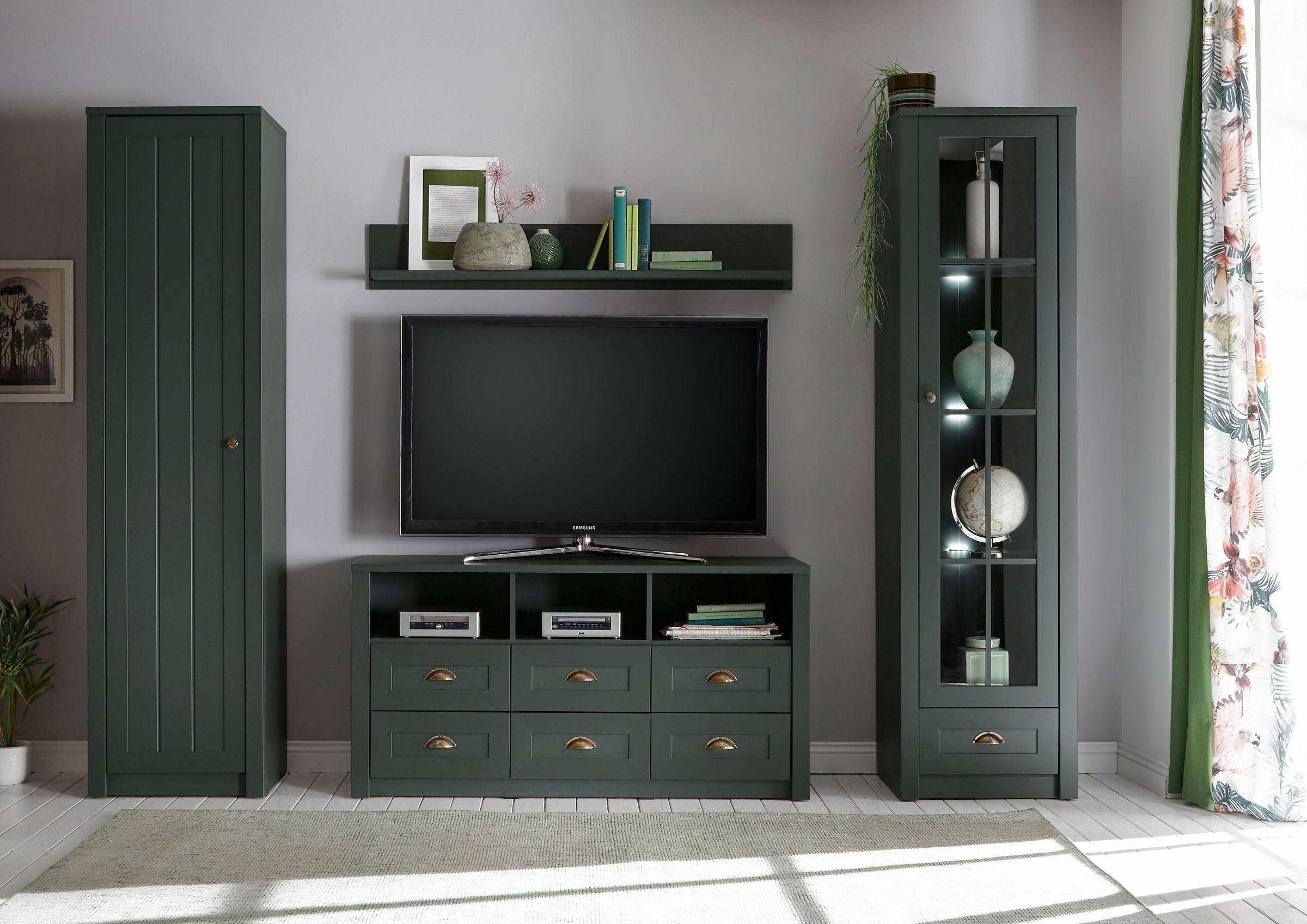 Image of Home affaire Wohnwand »Ascot«, mit edlen Metallgriffen, eleganten Fräsungen auf den Fronten, Gesamtbreite der Wohnwand 270 cm bei Ackermann Versand Schweiz