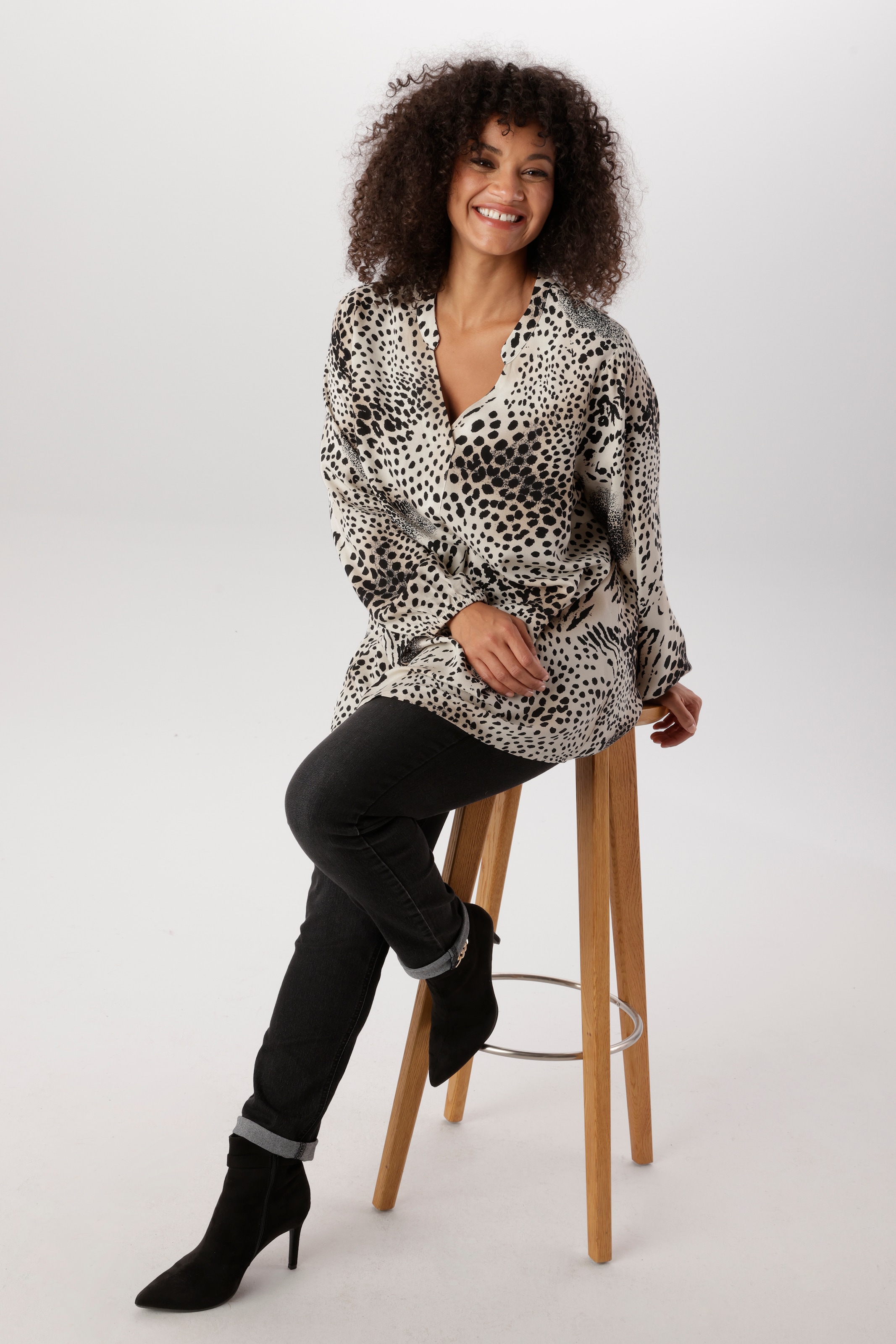 Aniston PLUS Blouse à enfiler en imprimé animal tendance - NOUVELLE COLLECTION