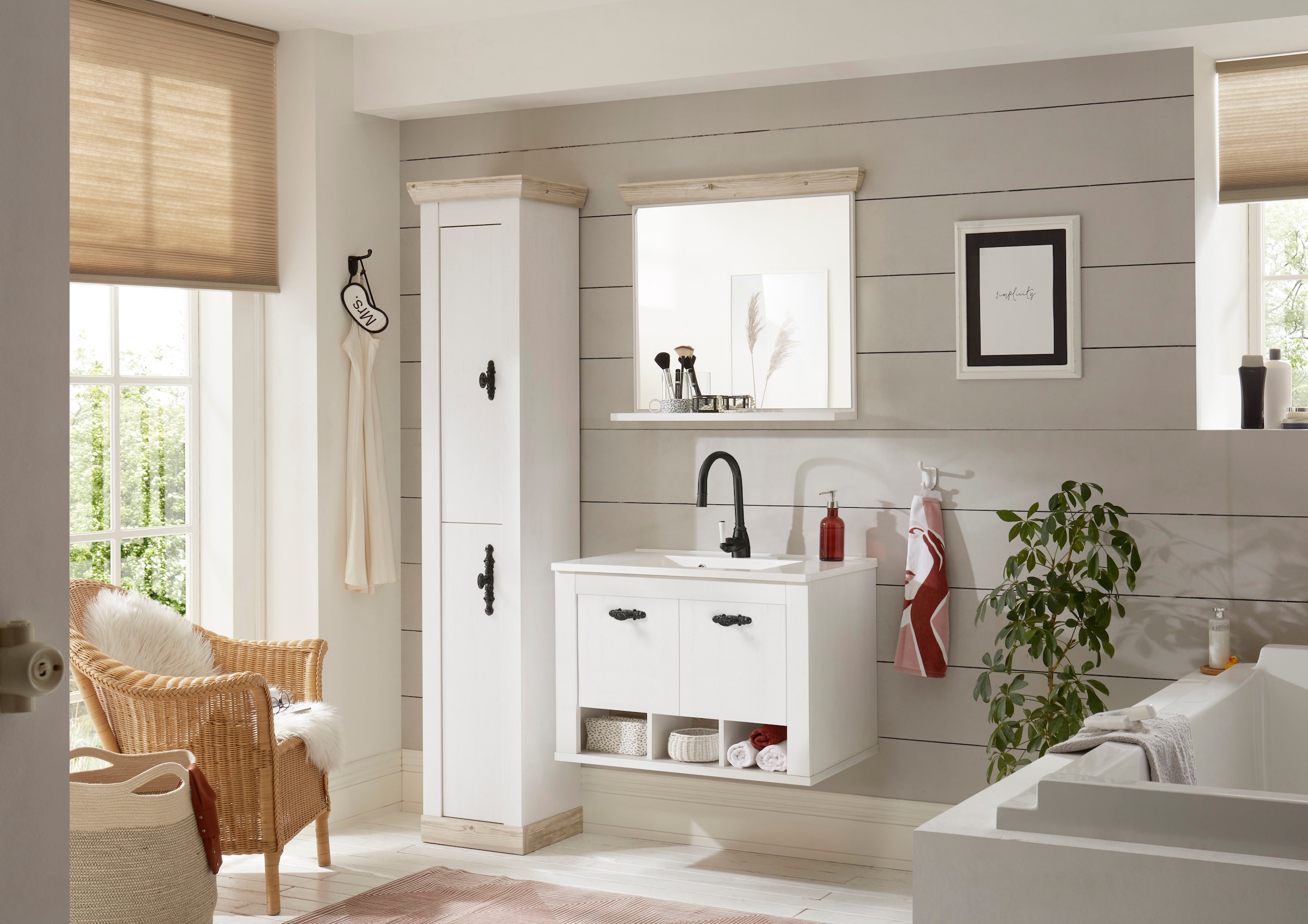 Home affaire Badmöbel-Set »Florenz, Bad im Landhausstil, 3-teiliges Badezimmer«, (3 St.), Hänge-Waschtisch, Schrank und Spiegel, in Pinie Weiss, Stauraum