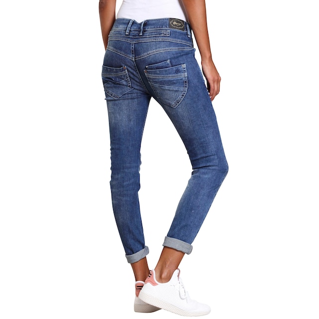 ♕ GANG Slim-fit-Jeans »94MARGE«, mit besonderem 4-Knopf-Verschluss  versandkostenfrei auf