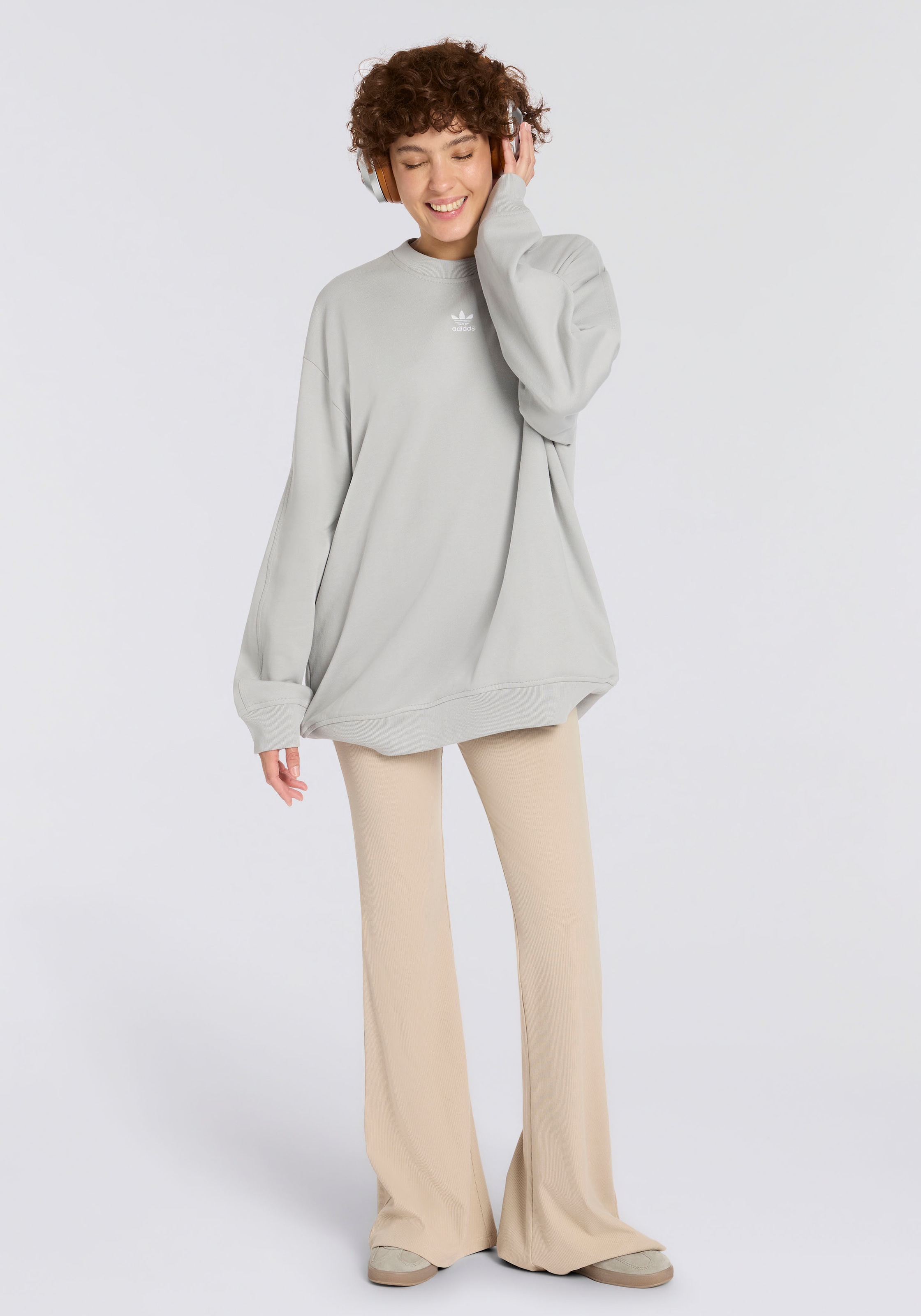 adidas Originals Sweatshirt »ESS SWEATSHIRT«
