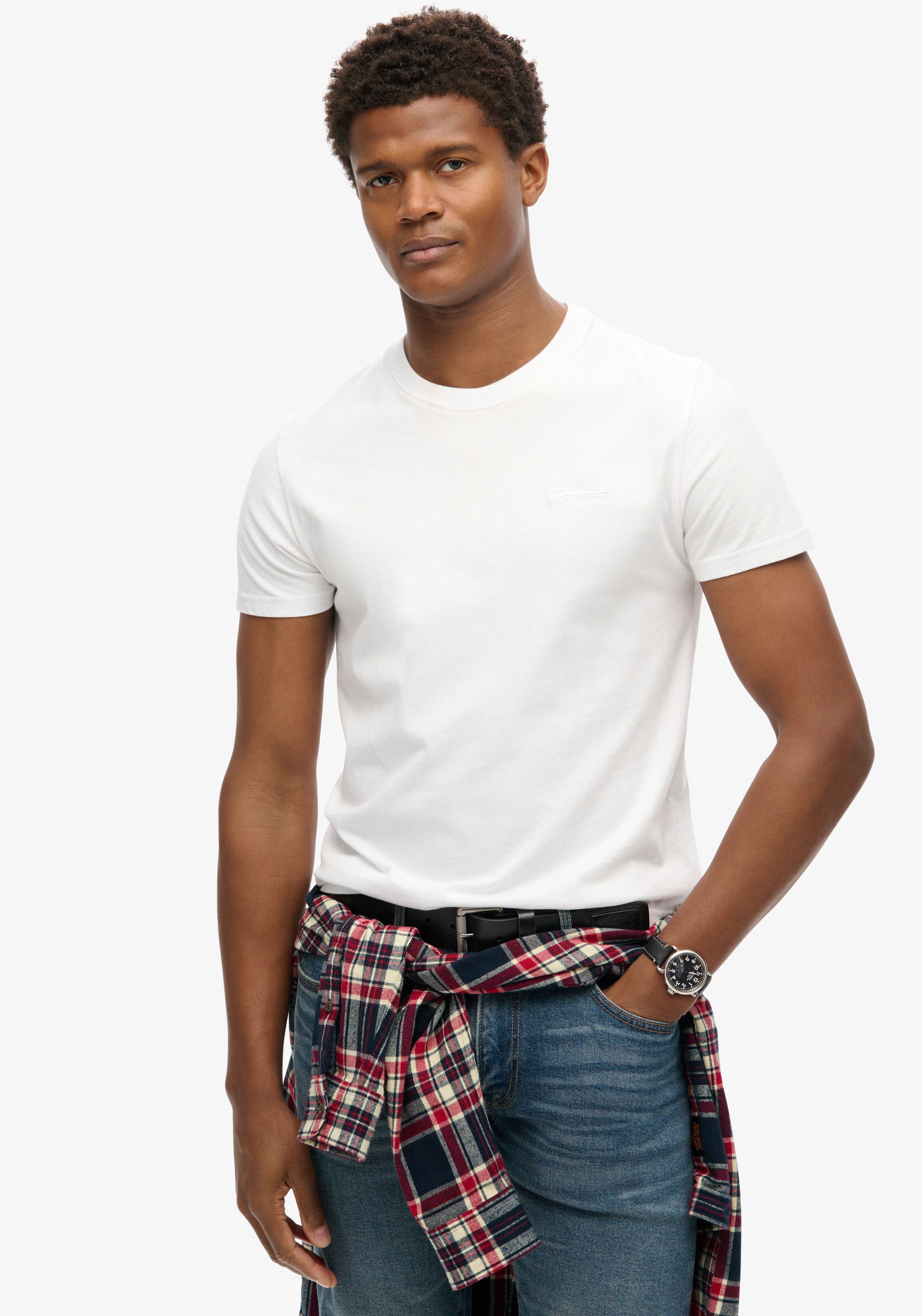 Image of Superdry Rundhalsshirt "ESSENTIAL LOGO EMB TEE" Slim Fit, aus Baumwolle und Single Jersey, mit Rundhalsausschnitt