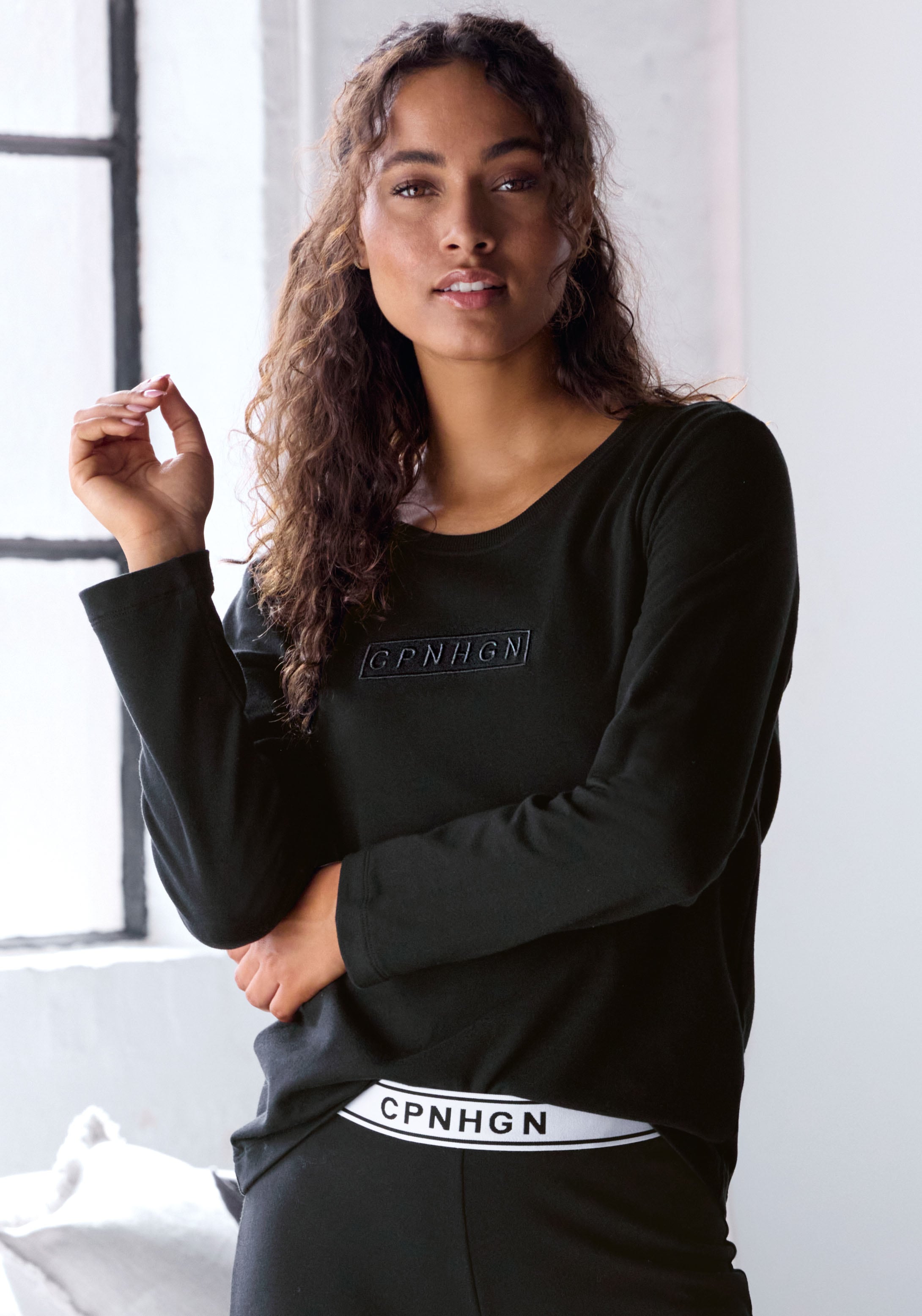 Image of Copenhagen Studios Langarmshirt mit hochwertiger Logostickerei