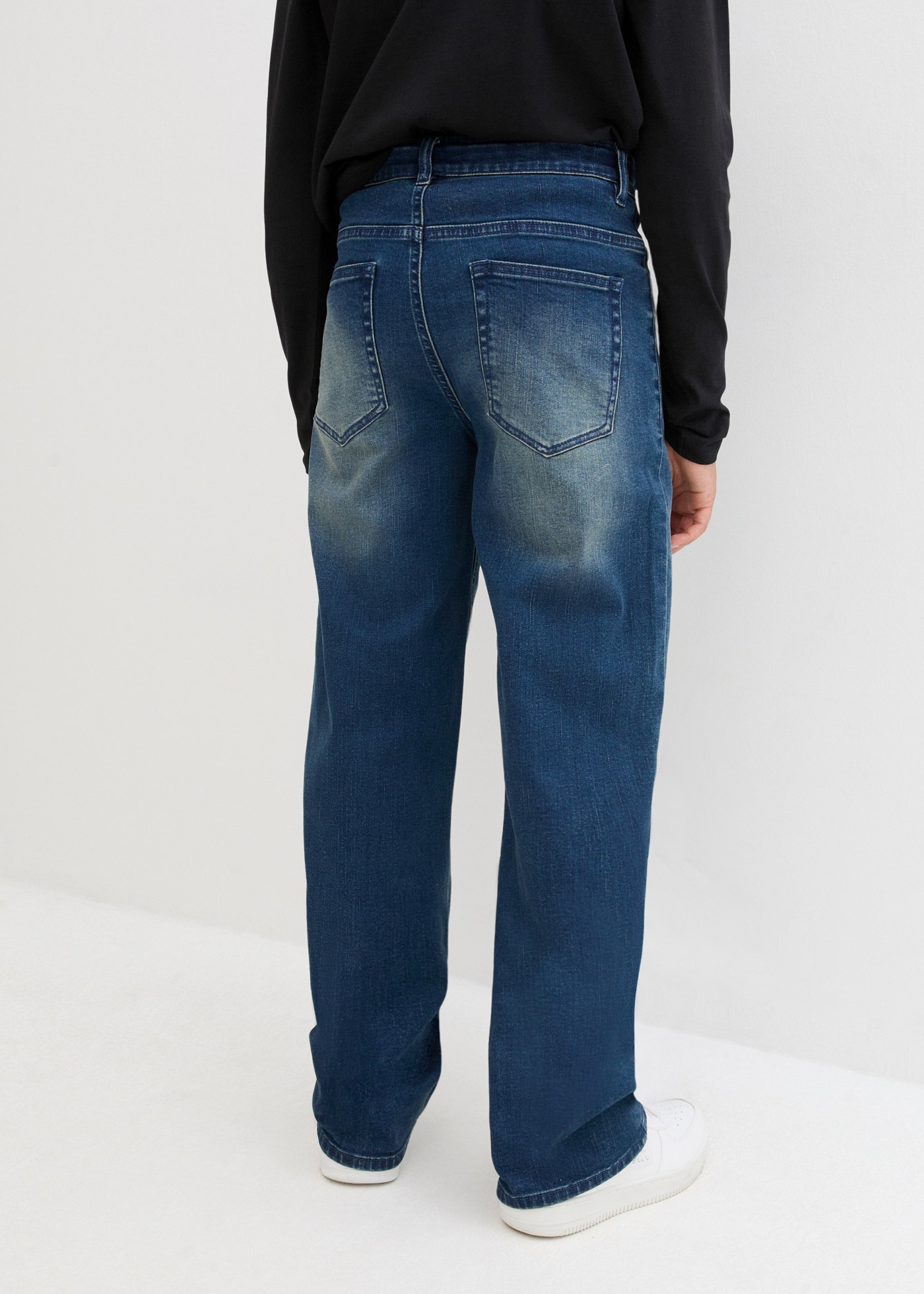 bonprix Jeans loose fit 1 pièces Loose-fit, weites Bein, mit vier Taschen, überwiegend aus Baumwolle