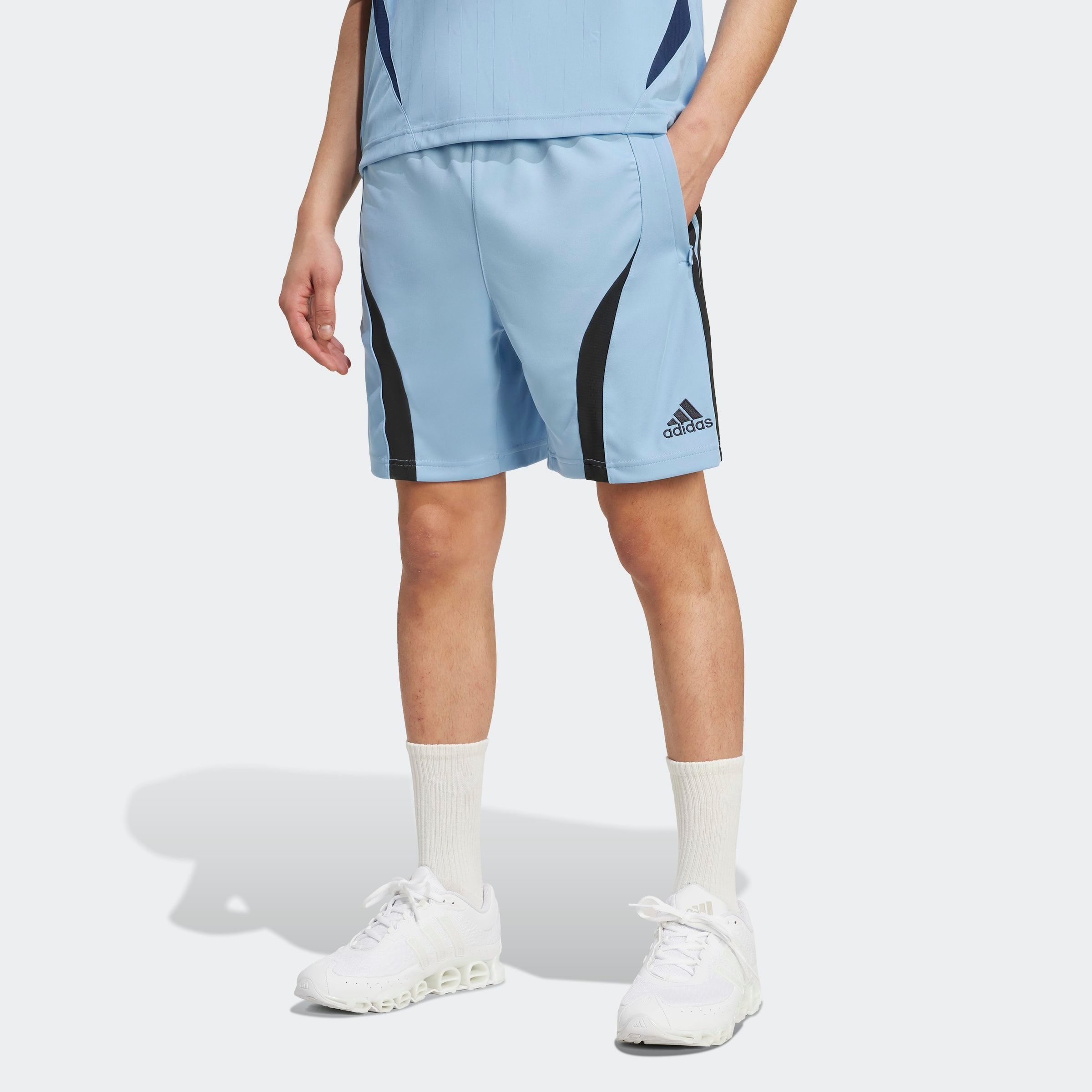 Image of adidas Originals Shorts "TEAMGEIST ADICOLOR" aus weichem Doppelstrick, Obermaterial aus Polyester