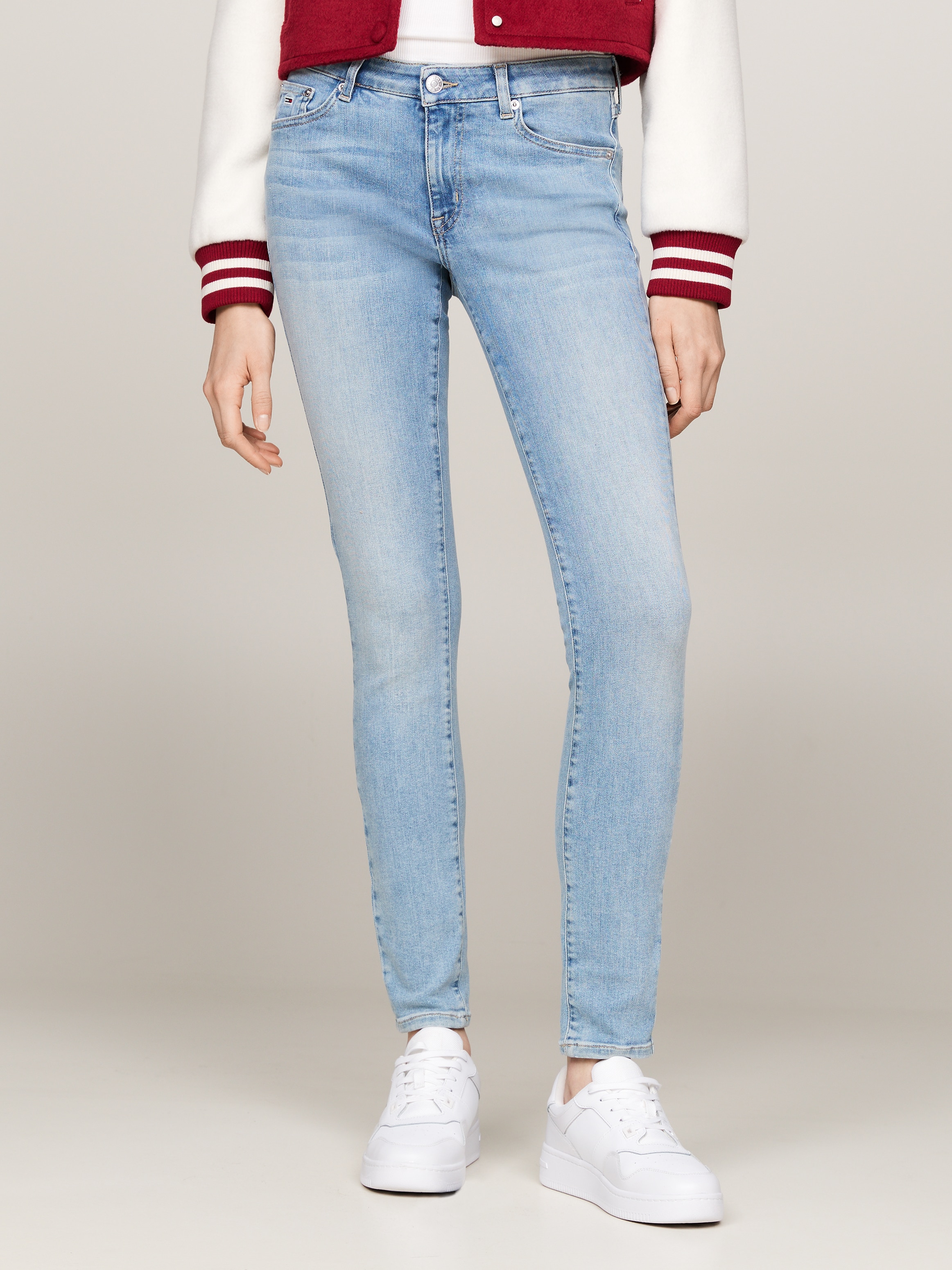 Tommy Jeans Skinny-fit-Jeans »Tommy Jeans Damenjeans Low Waist Skinny«, mit Waschung, Logo-Badge