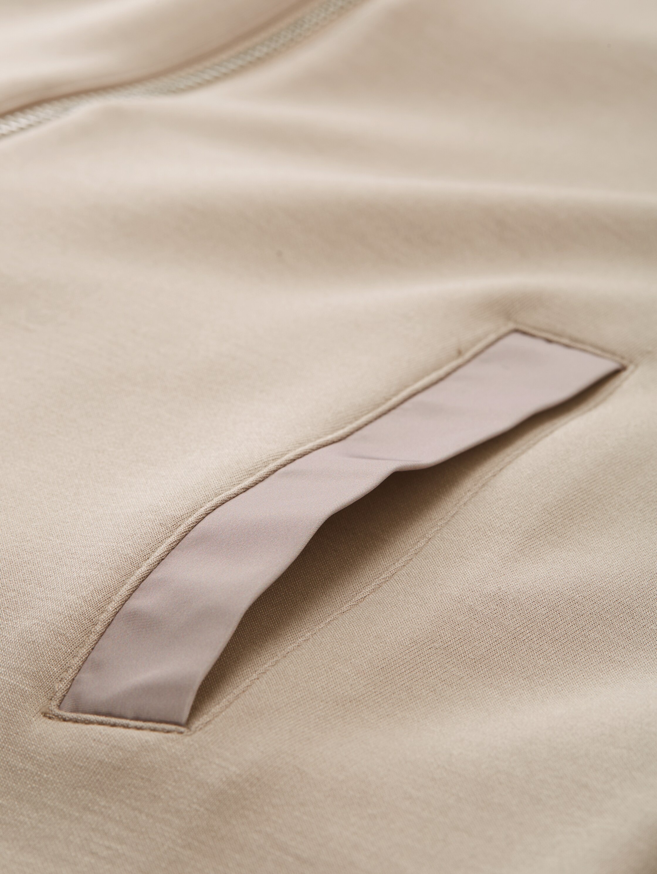 TOM TAILOR Kapuzensweatjacke, mit Viskose und Stretch