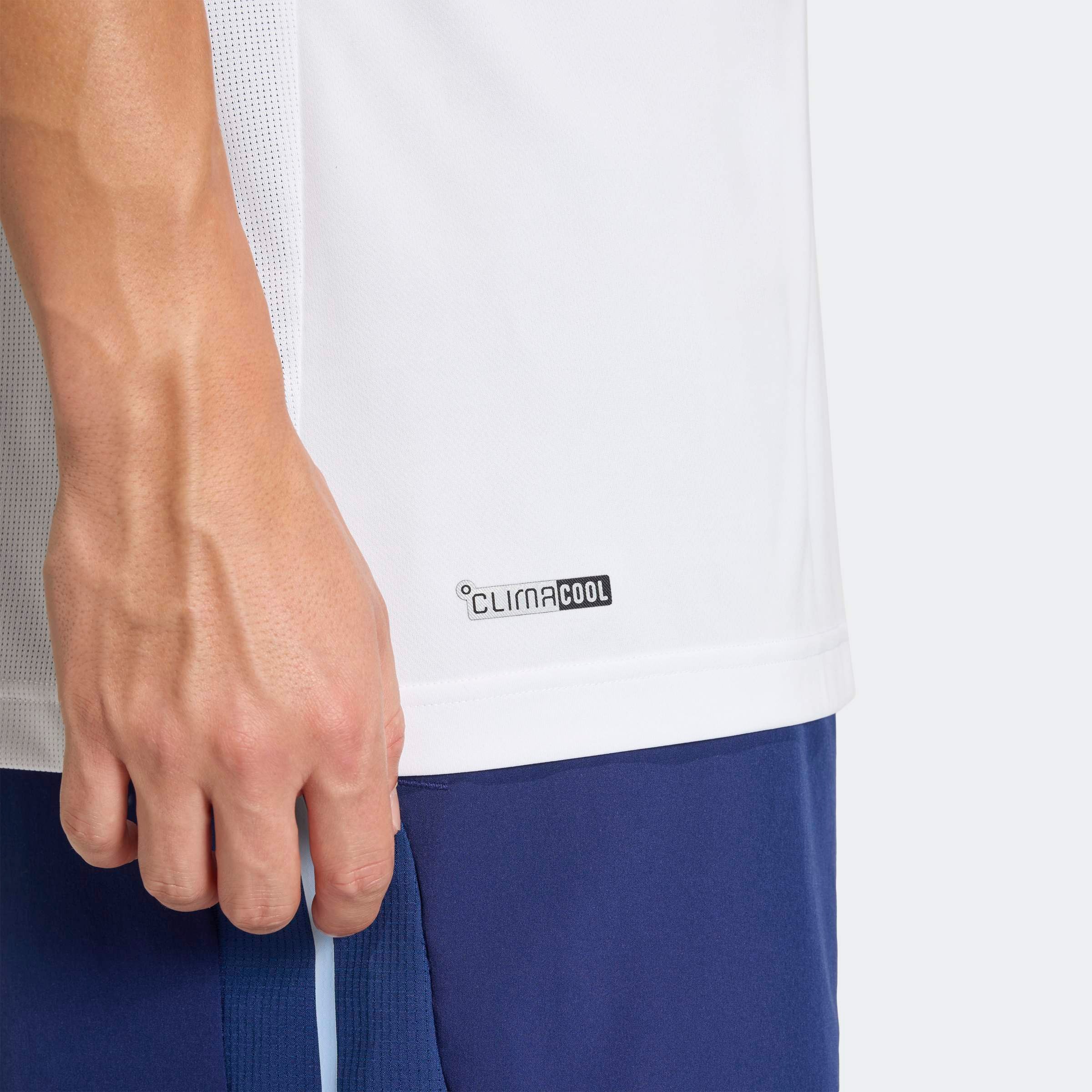 adidas Performance T-shirt »TECH APPAREL« leichtes Obermaterial aus Polyester, mit luftigem Mesh