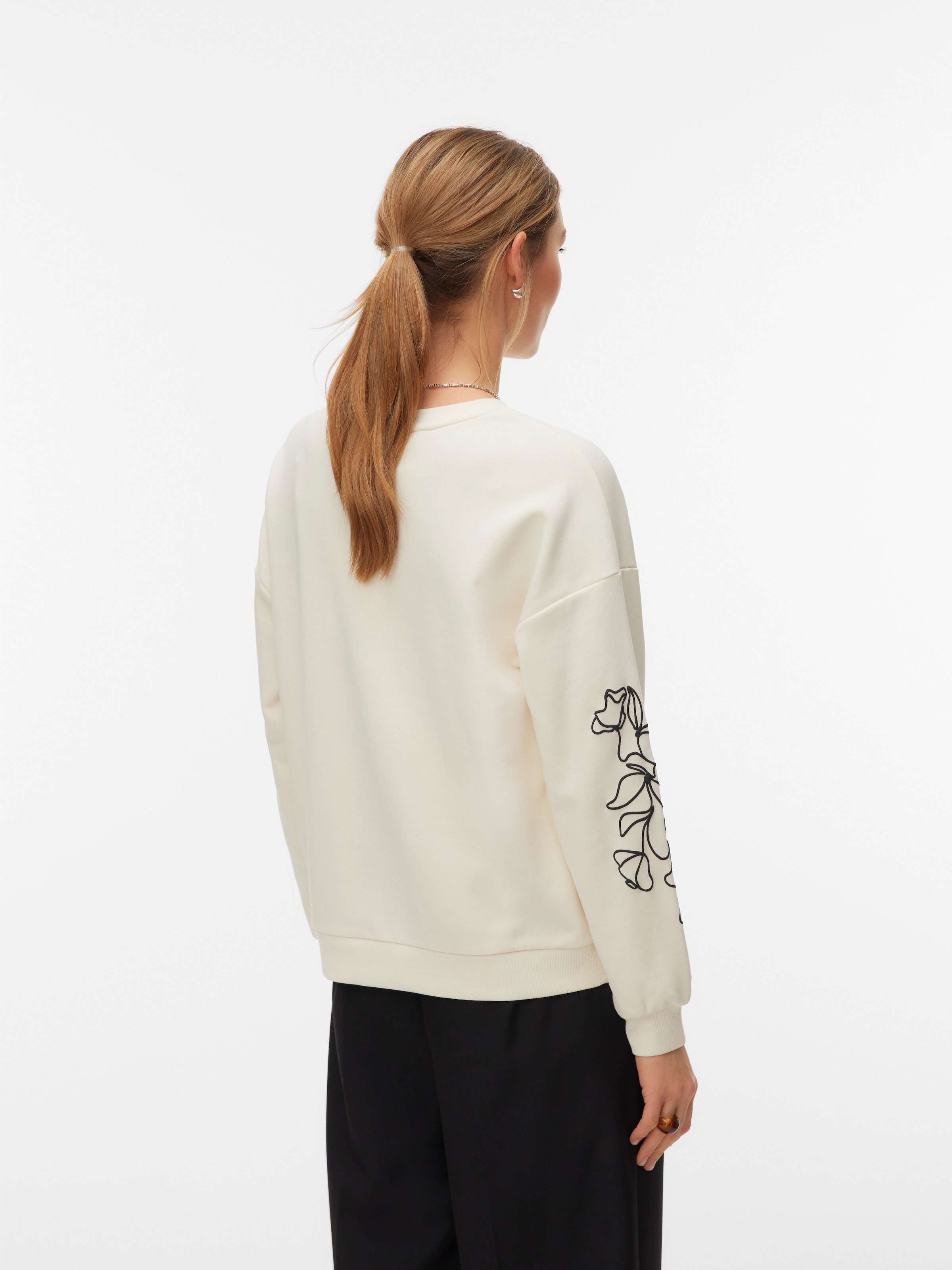 Vero Moda Sweat-shirt »VMLADA L/S O-NECK SWEATSHIRT JRS BTQ«, mélange coton, coupe régulière
