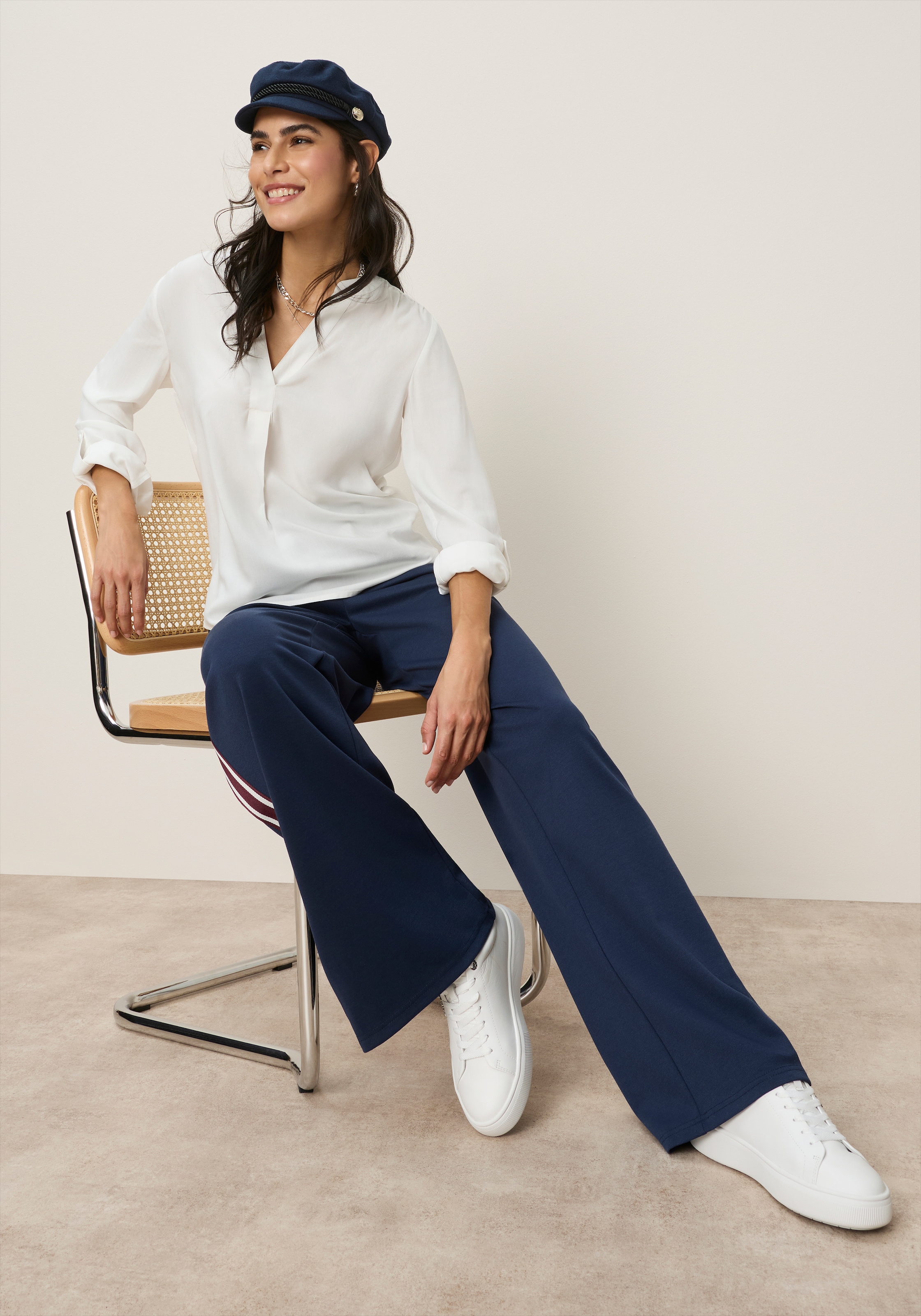Tamaris Chemisier à chemise »mit lockerem Schnitt, aus fliessender Viskose-Qualität« avec manches retroussables