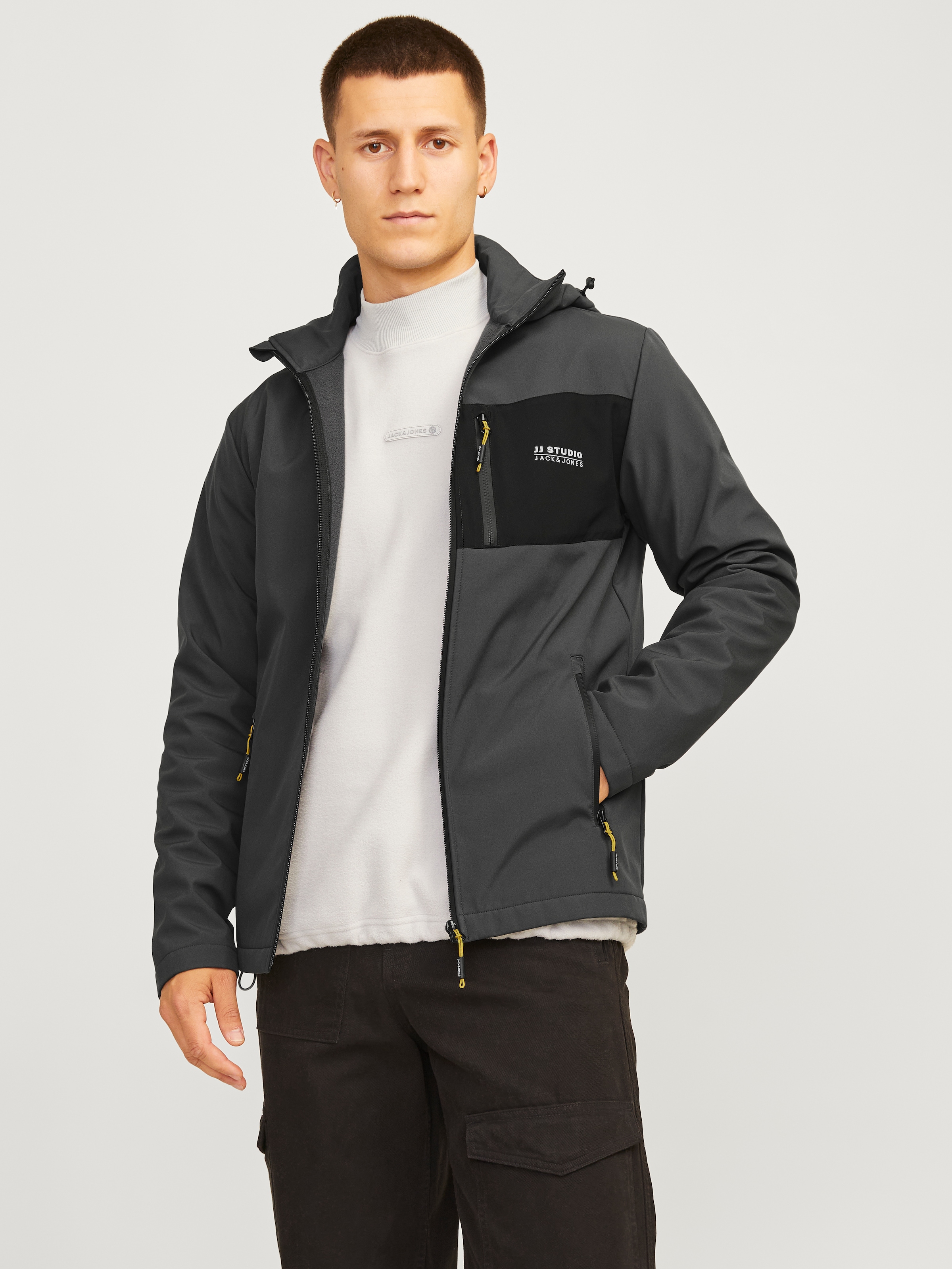 Jack & Jones Softshelljacke »JJTAYLOR SOFTSHELL JACKET«, mit Kapuze